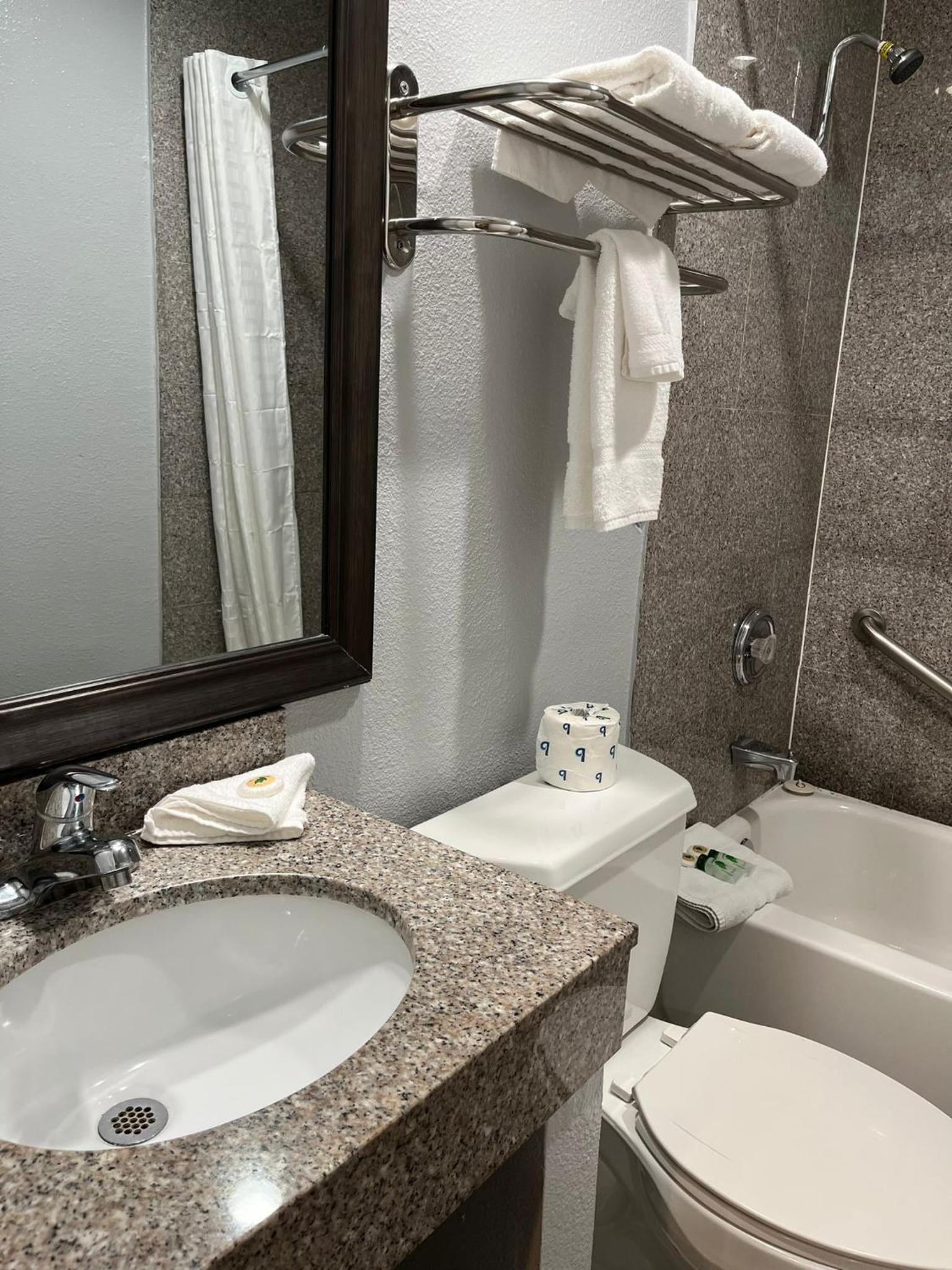 Laguna Inn and Suites photo 22