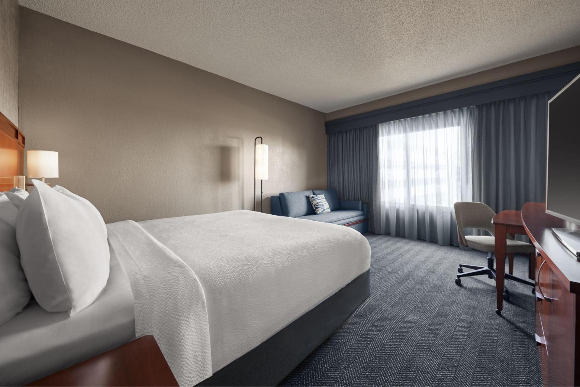 Courtyard by Marriott St. Louis Downtown West photo 8