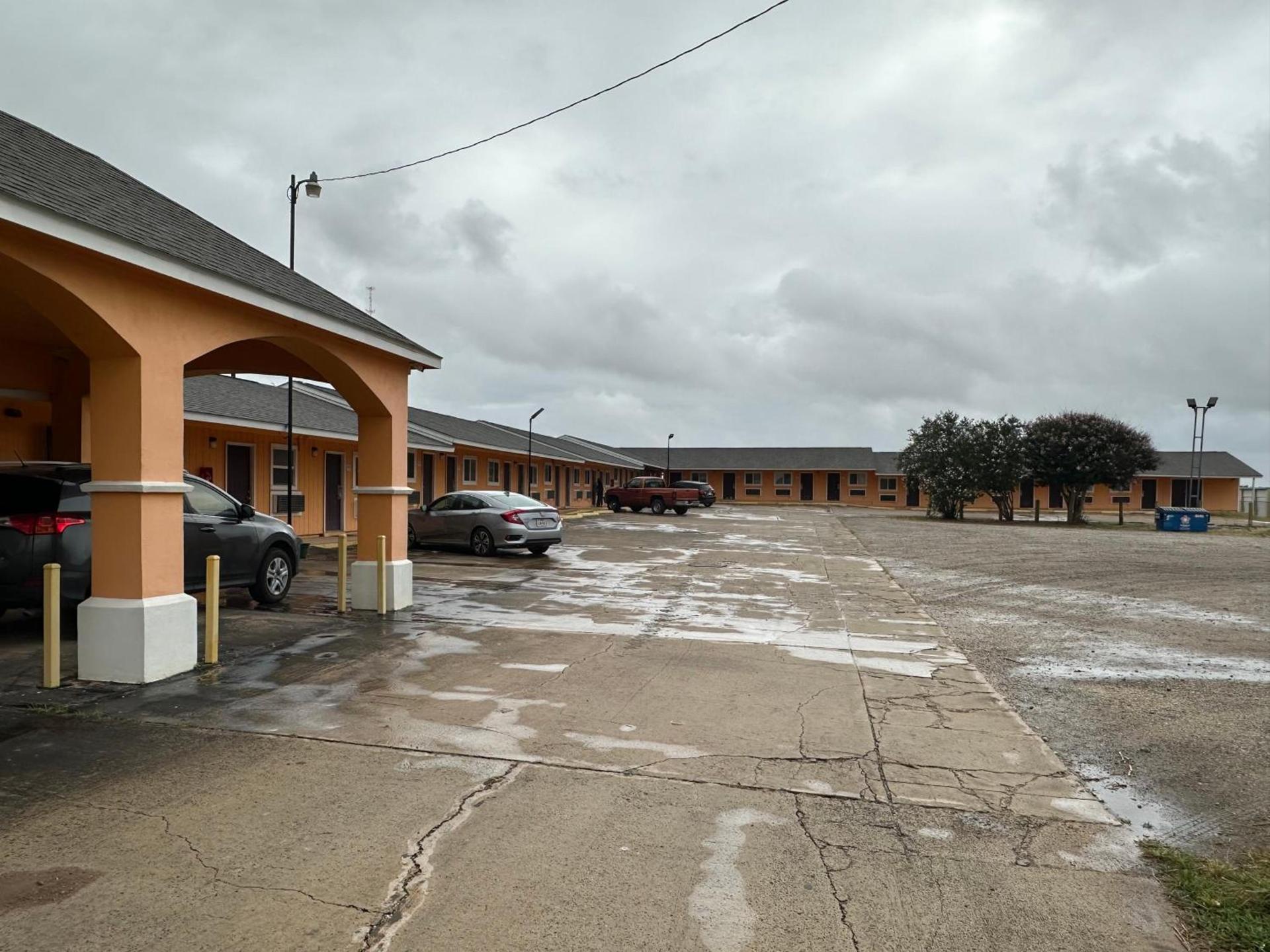Roadside Inn photo 8