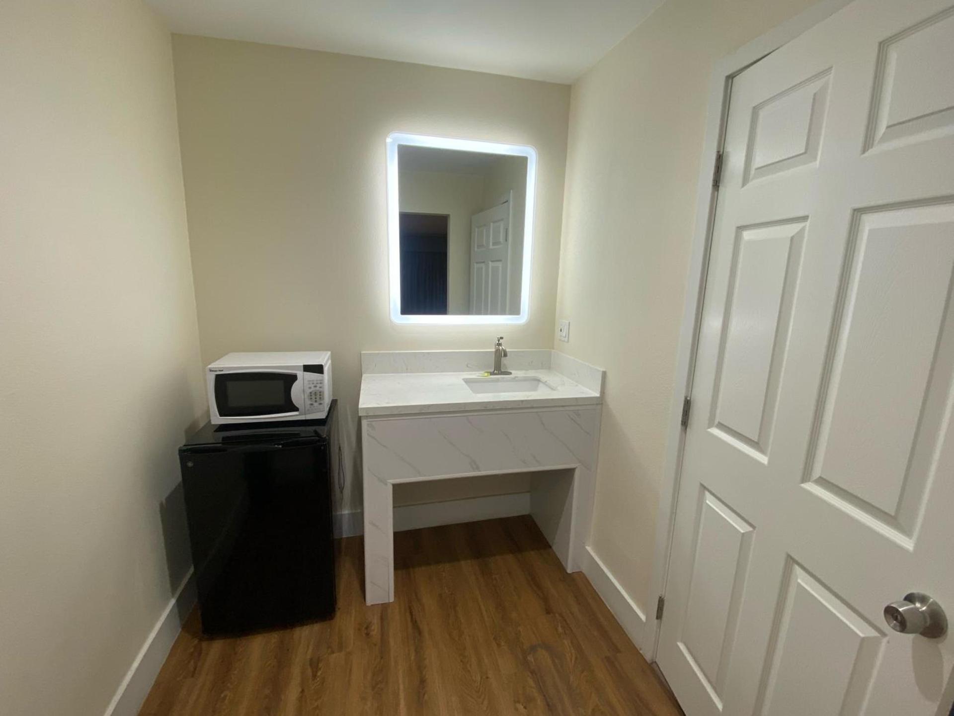 Royale Inn Motel photo 5