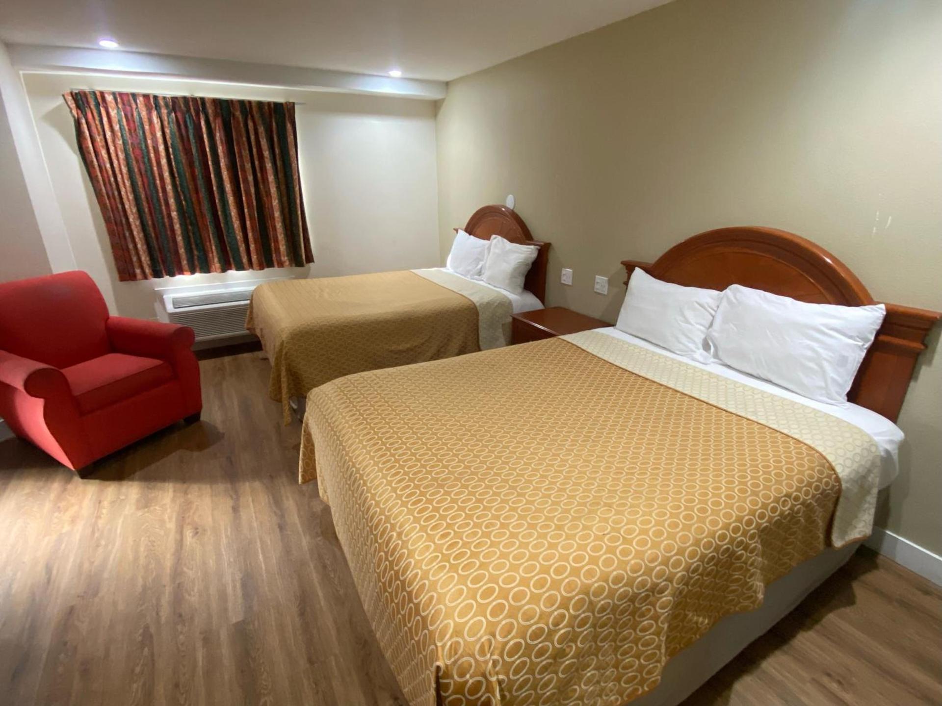 Royale Inn Motel photo 14