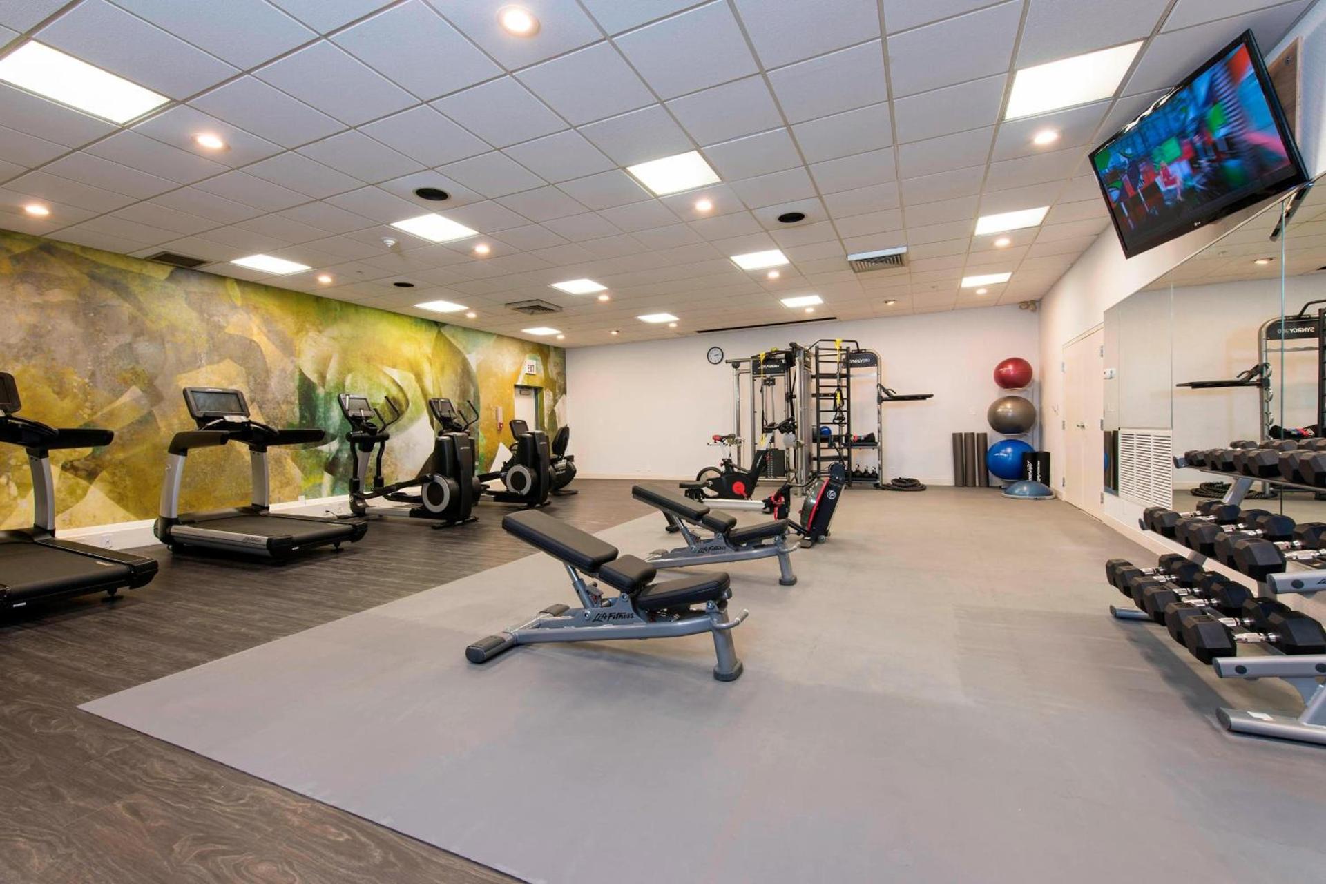 Sonesta Hotel Grand Rapids Airport photo 36
