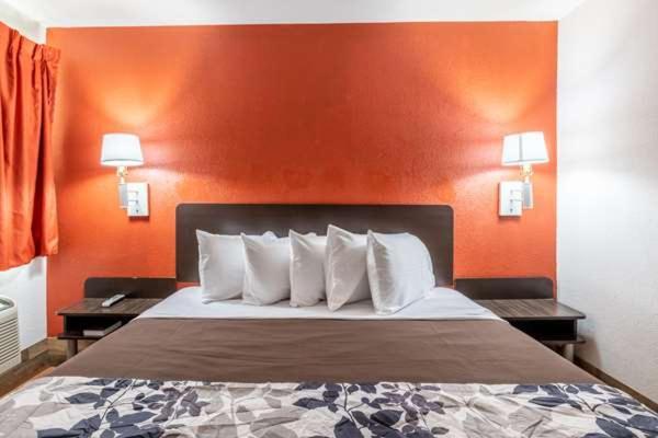 Motel 6 - Pecos, TX photo 9