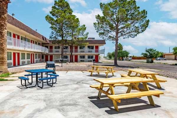 Motel 6 - Pecos, TX photo 6