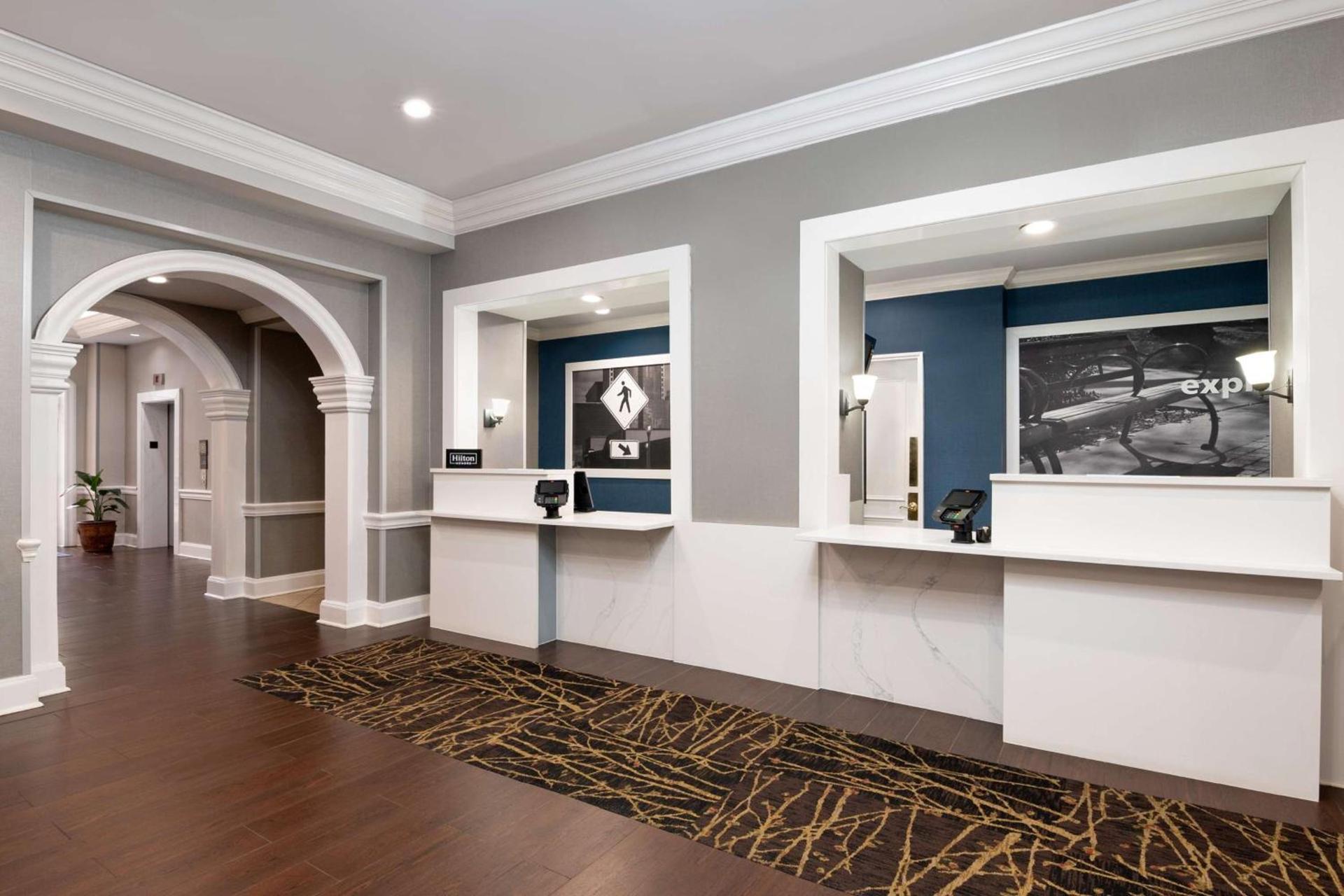 Hampton Inn & Suites Stamford photo 5