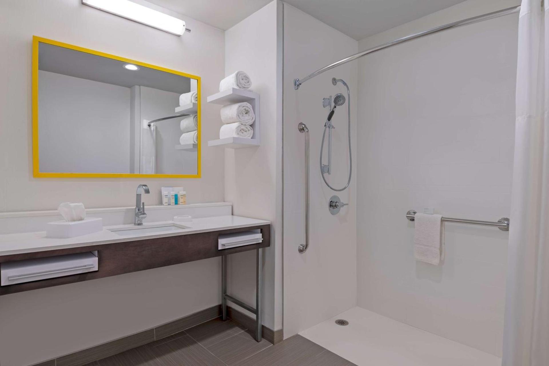 Hampton Inn & Suites Stamford photo 17