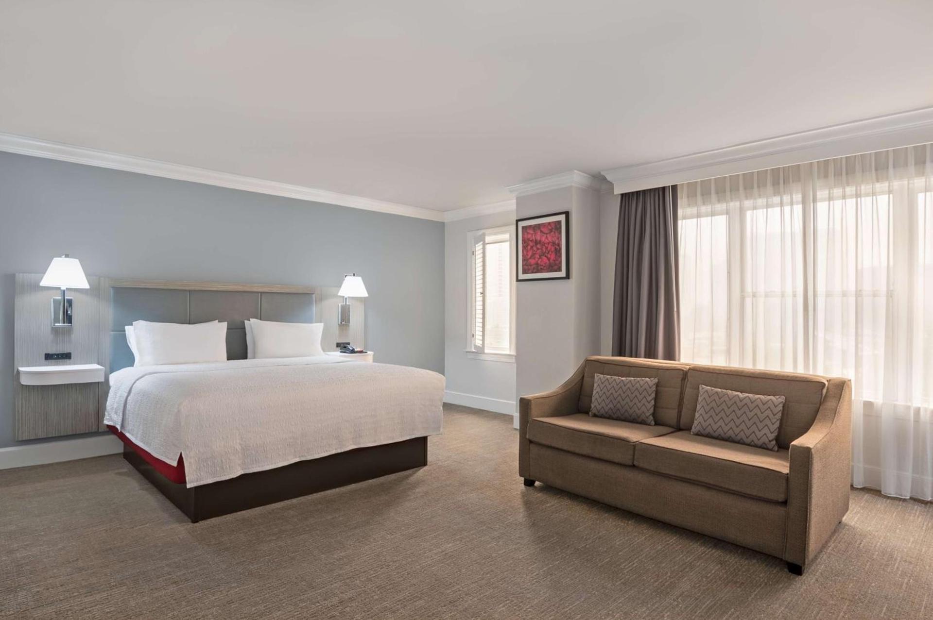 Hampton Inn & Suites Stamford photo 19