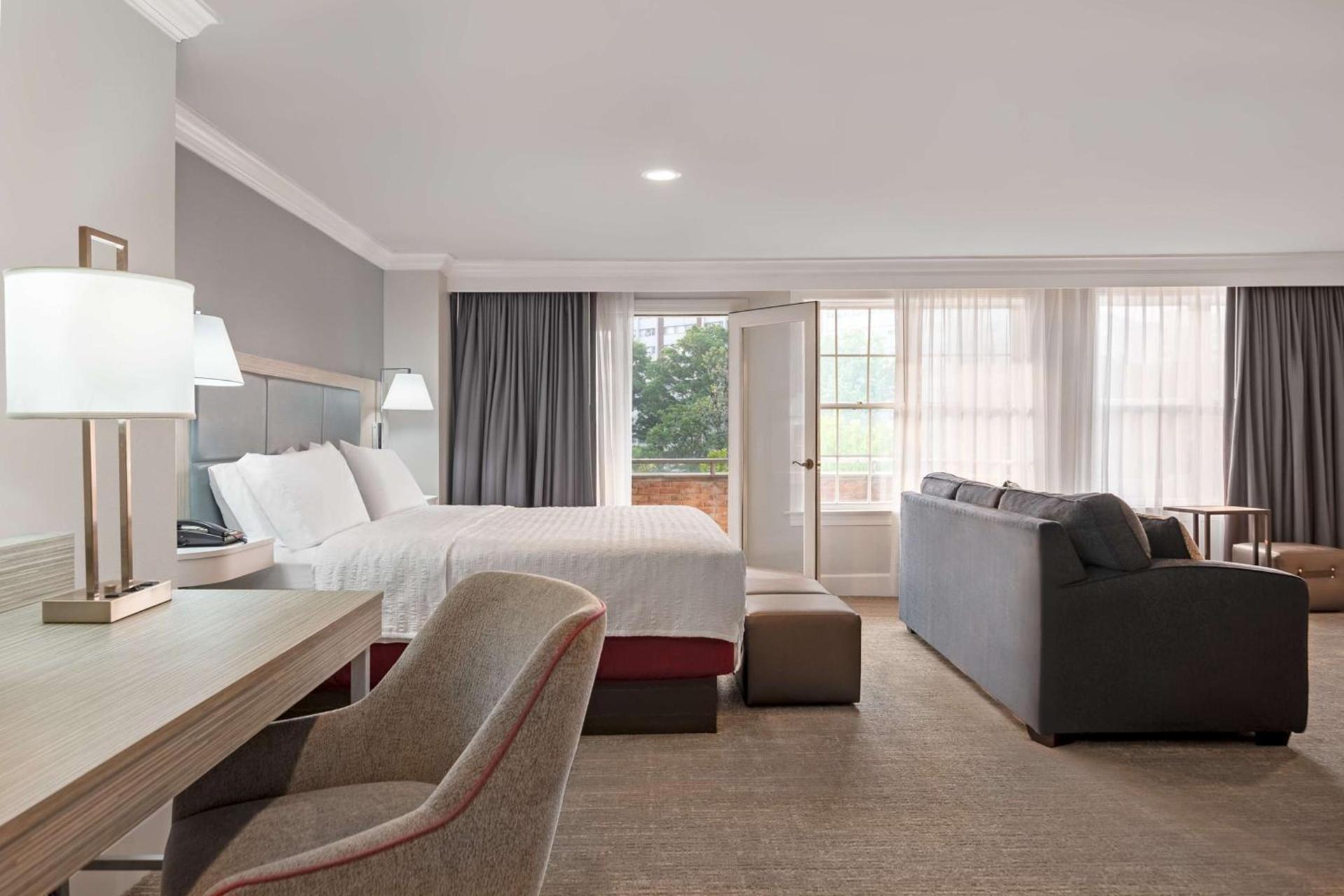 Hampton Inn & Suites Stamford photo 28