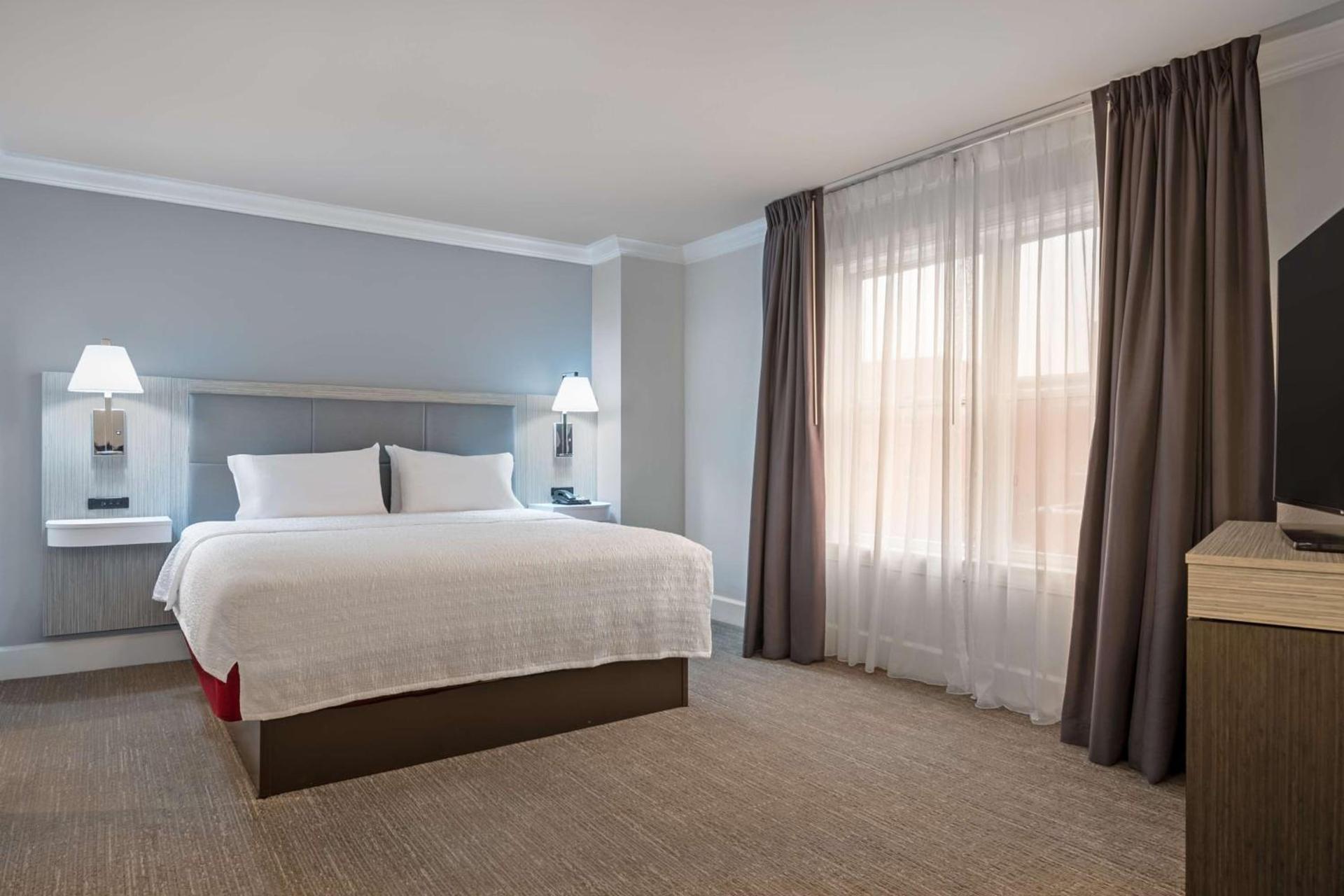Hampton Inn & Suites Stamford photo 30