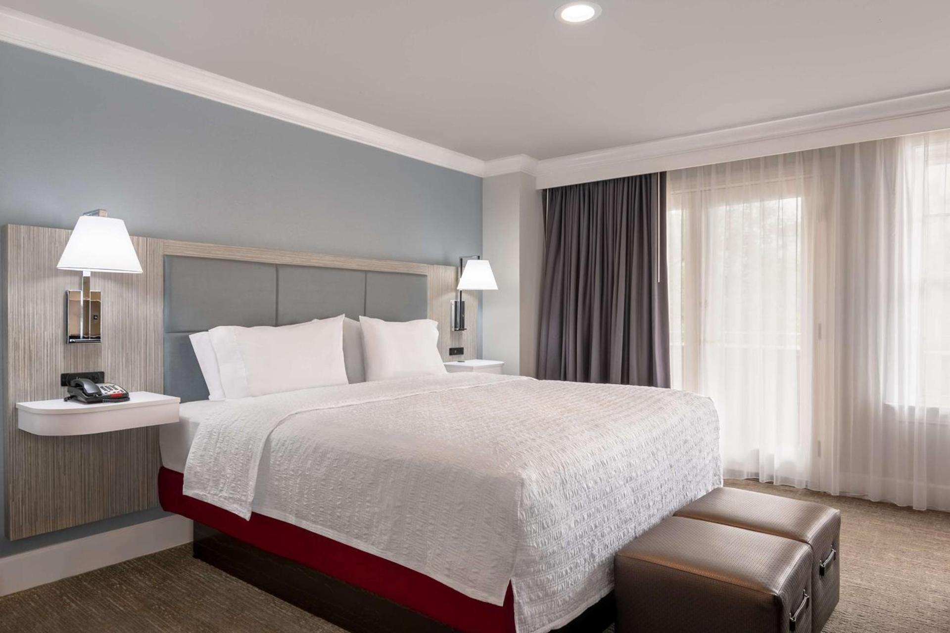 Hampton Inn & Suites Stamford photo 35