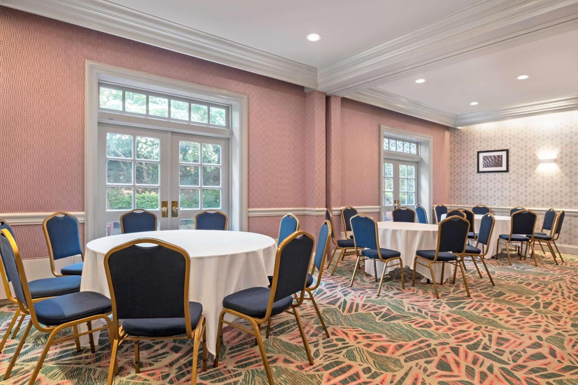 Hampton Inn & Suites Stamford photo 37
