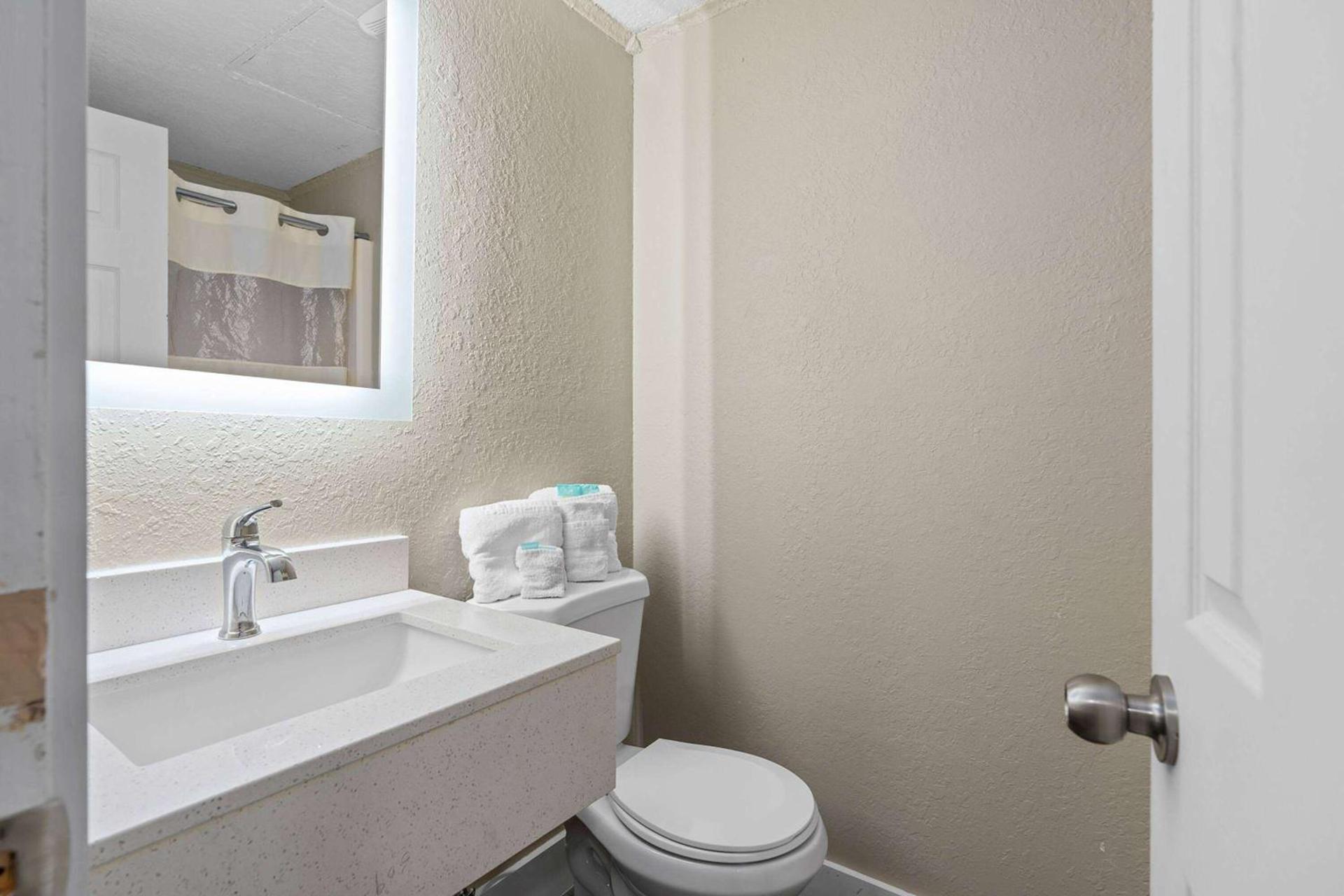 Travelodge by Wyndham Kissimmee Orlando photo 30