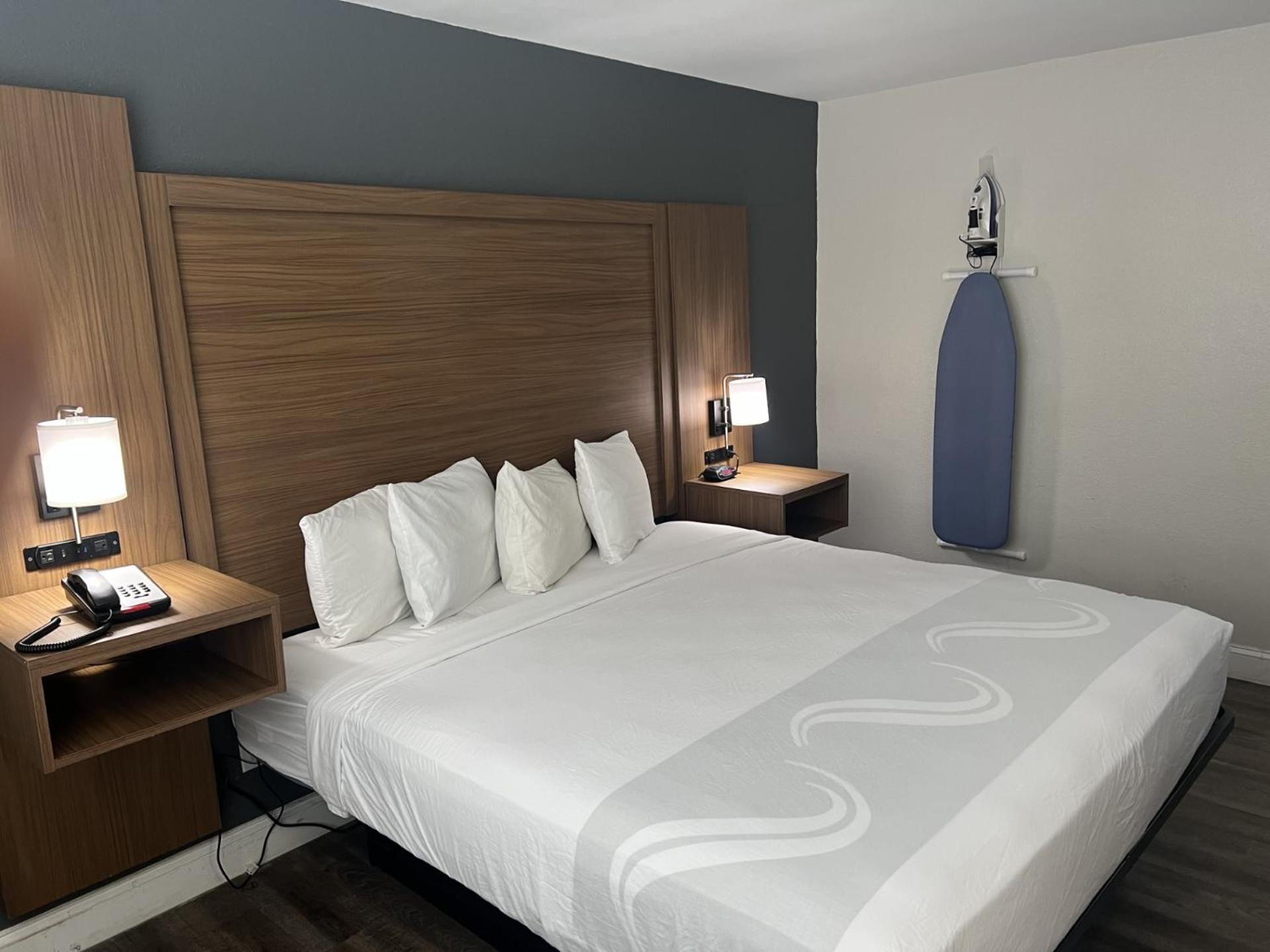 Quality Inn Chesapeake - Greenbrier photo 2