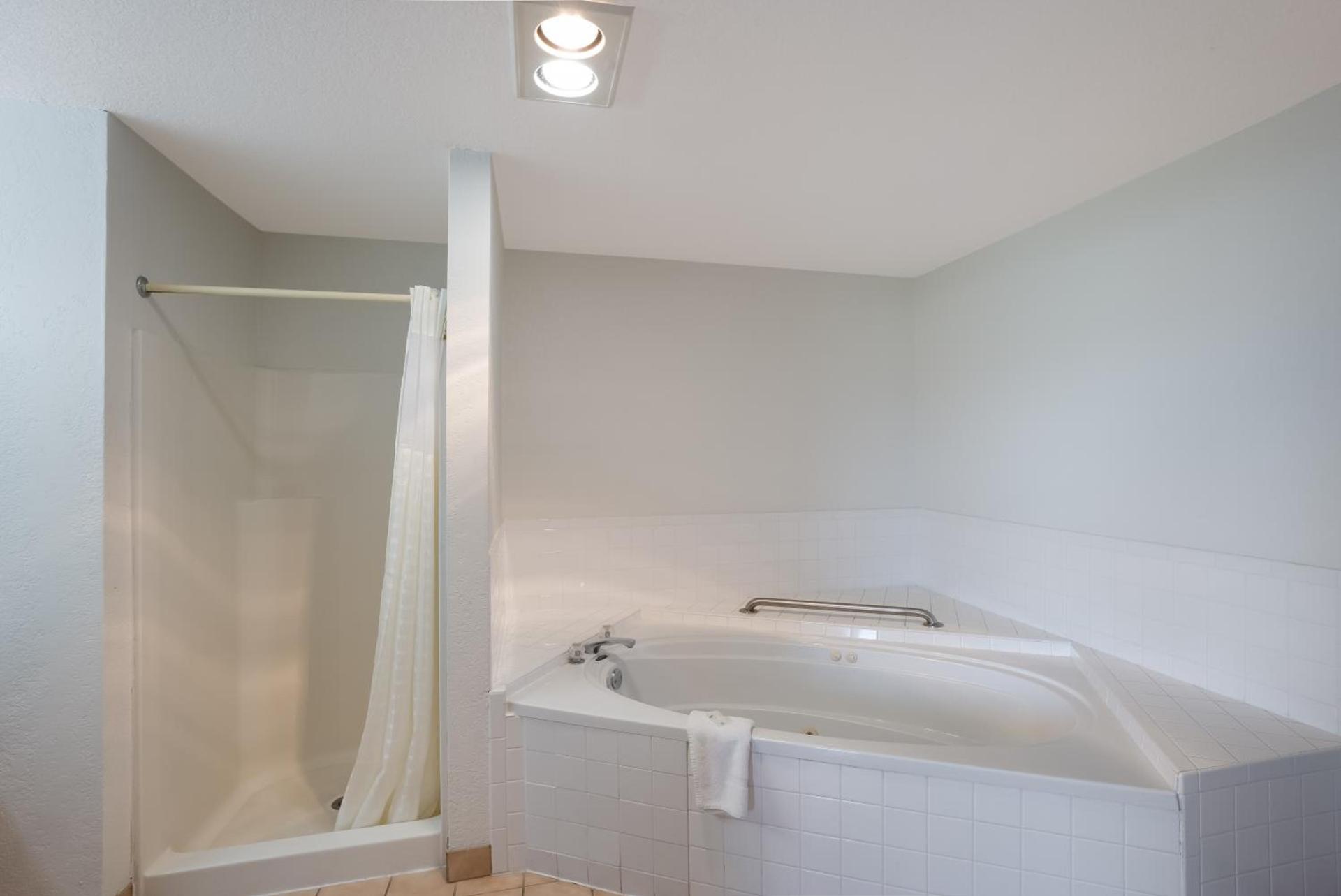Quality Inn & Suites Junction photo 48