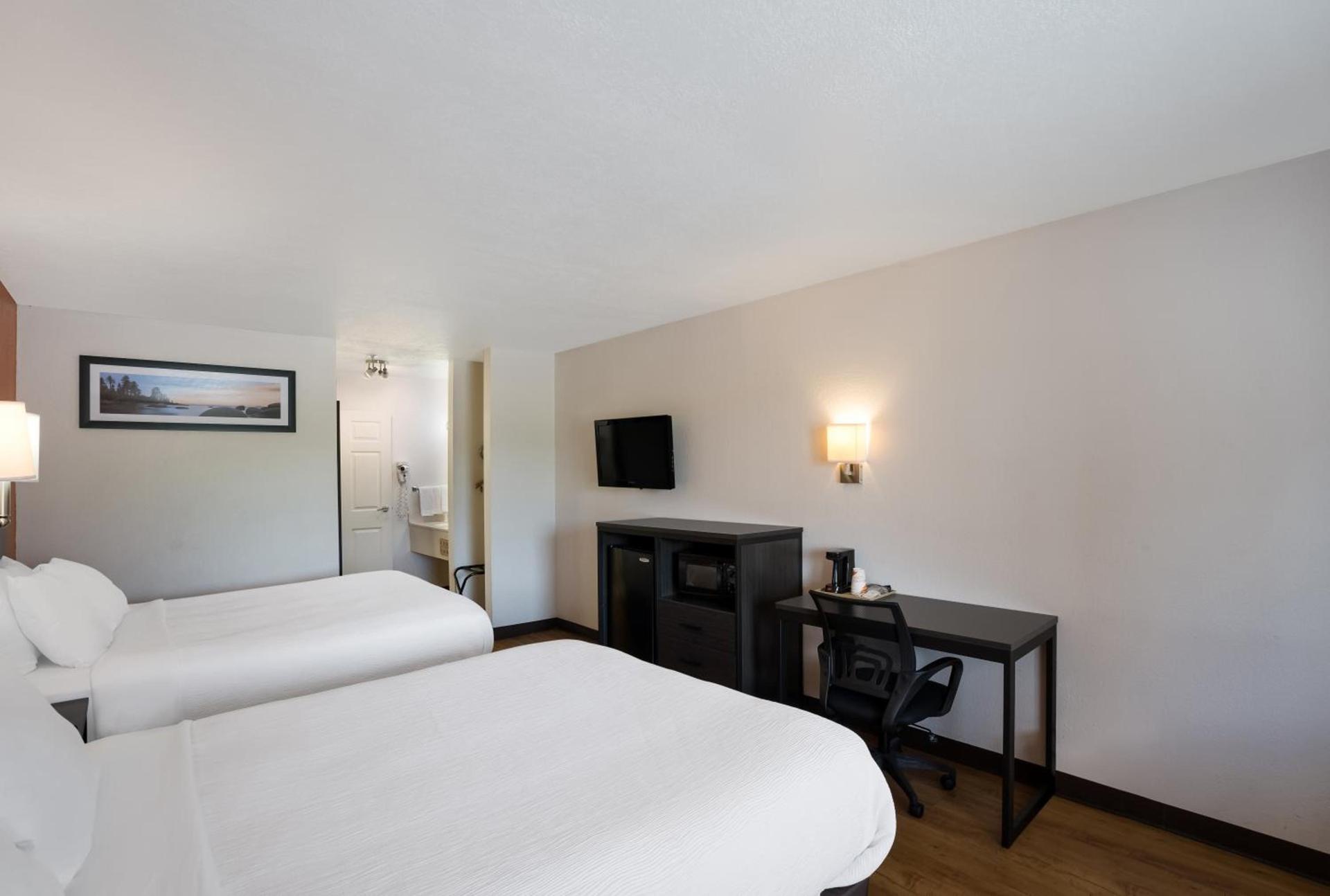 Quality Inn & Suites Junction photo 52