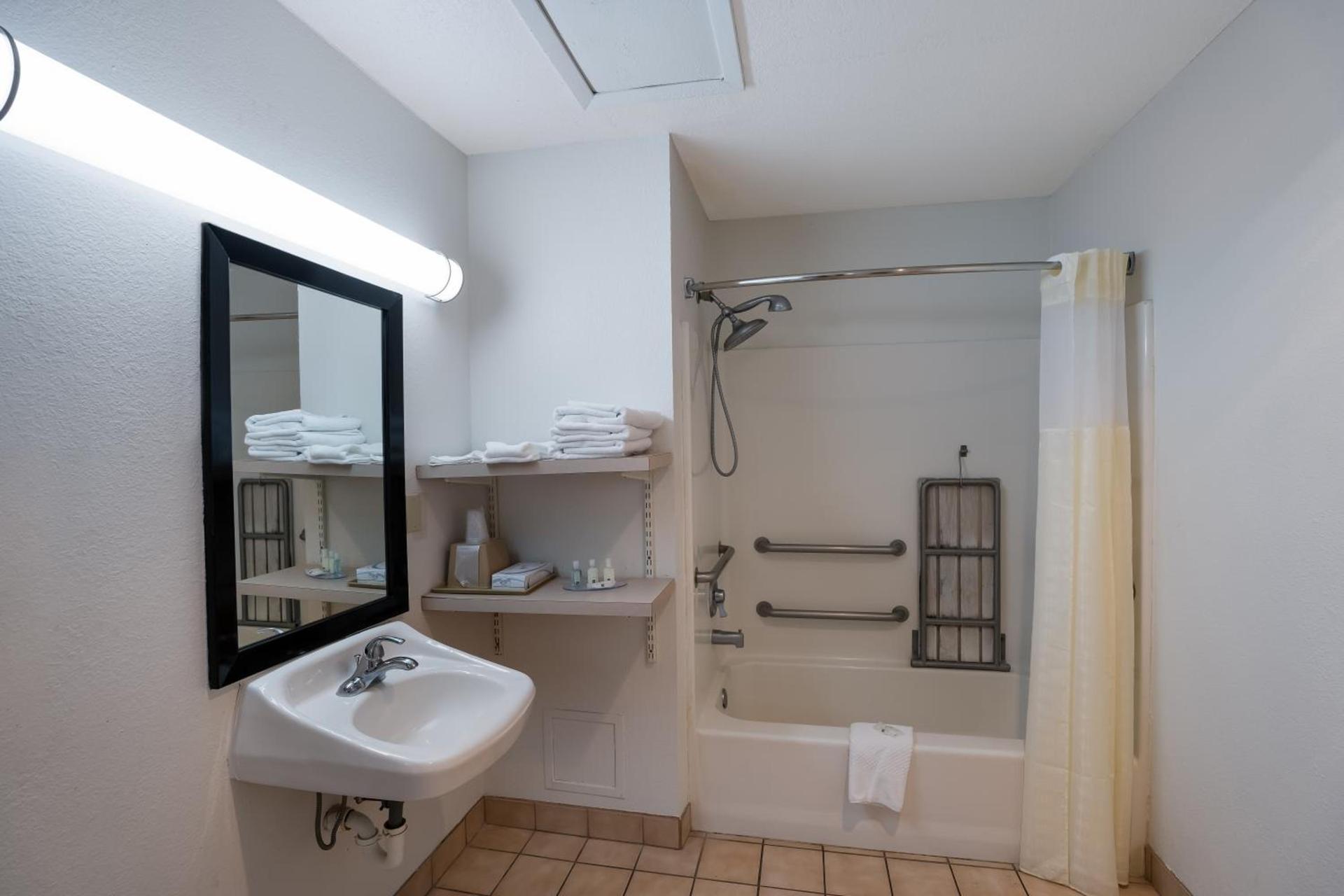 Quality Inn & Suites Junction photo 69