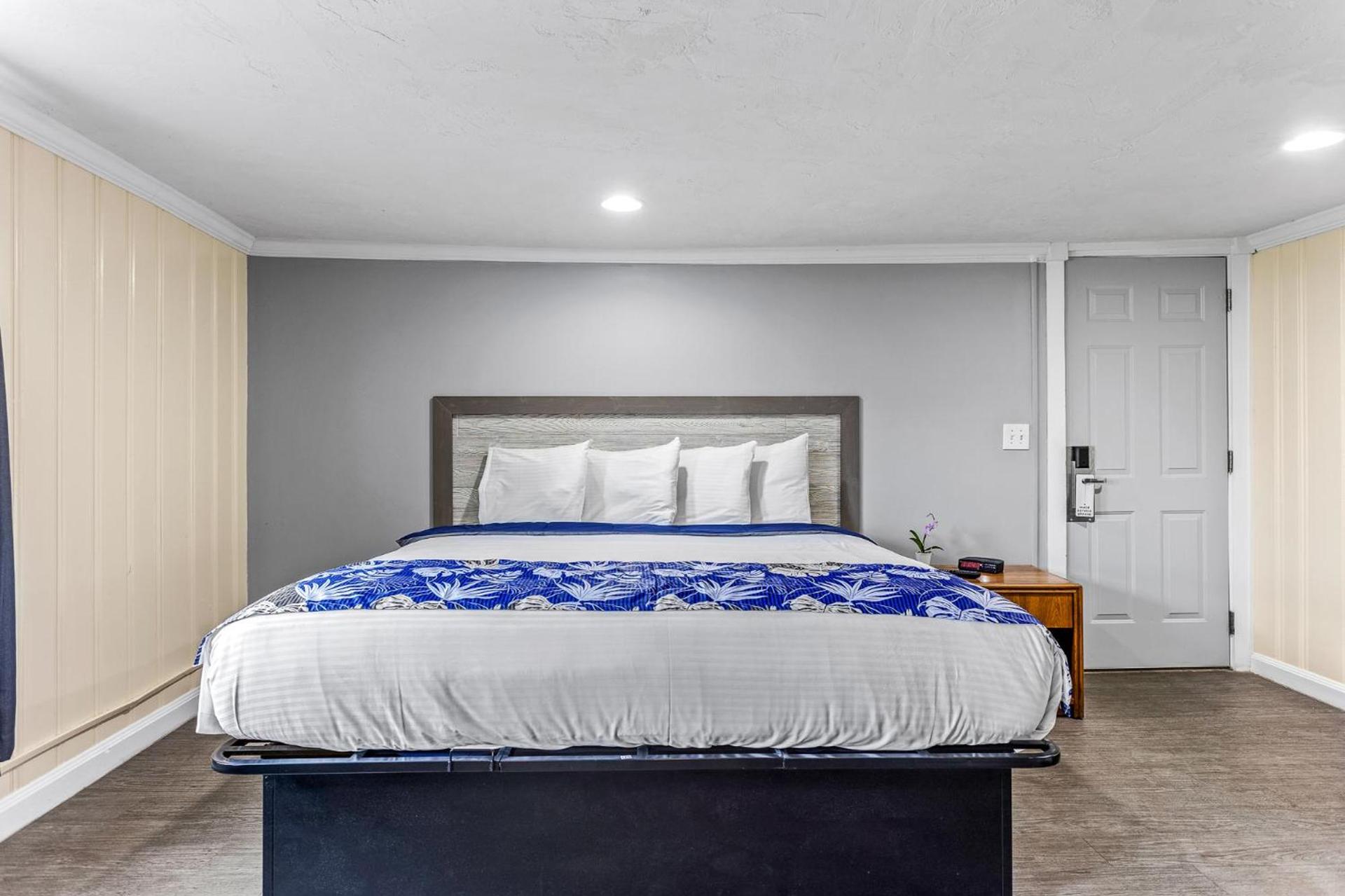 Tides Motel - Hampton Beach photo 3