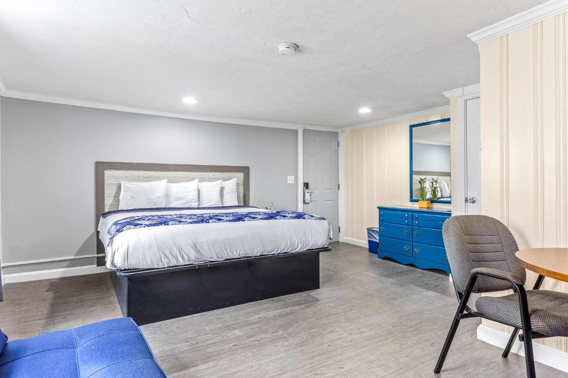 Tides Motel - Hampton Beach photo 4