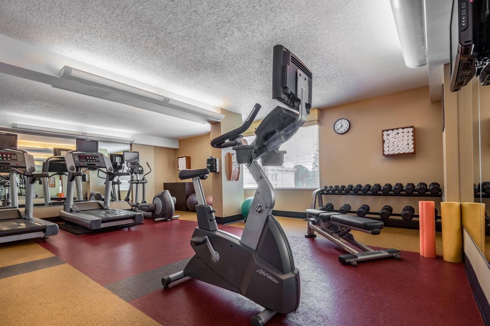 Courtyard by Marriott Bethesda Chevy Chase photo 19