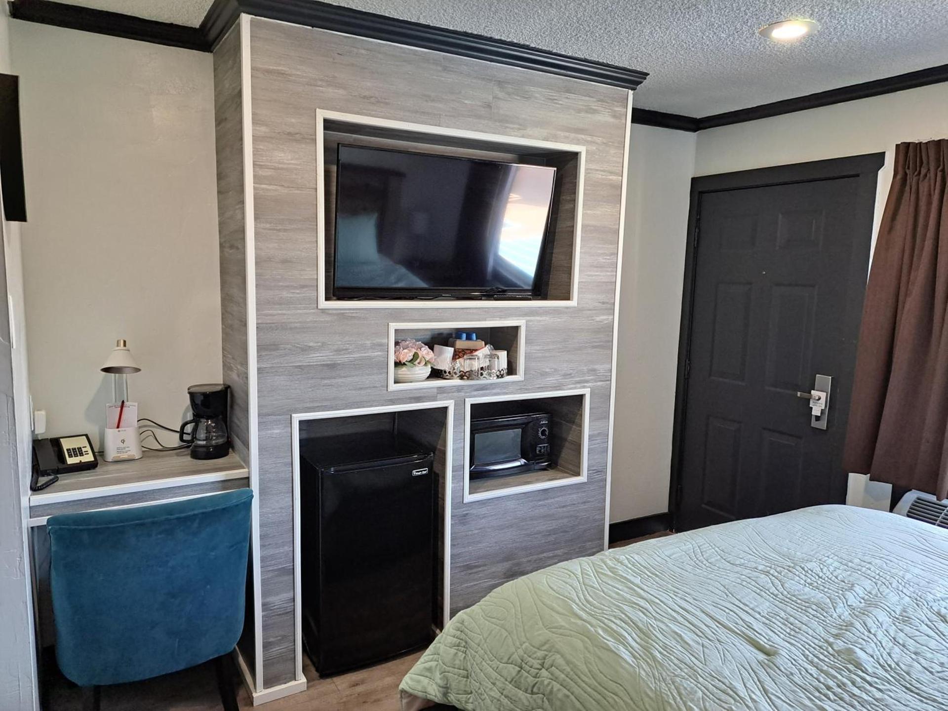 Dunes Motel - Bend photo 23