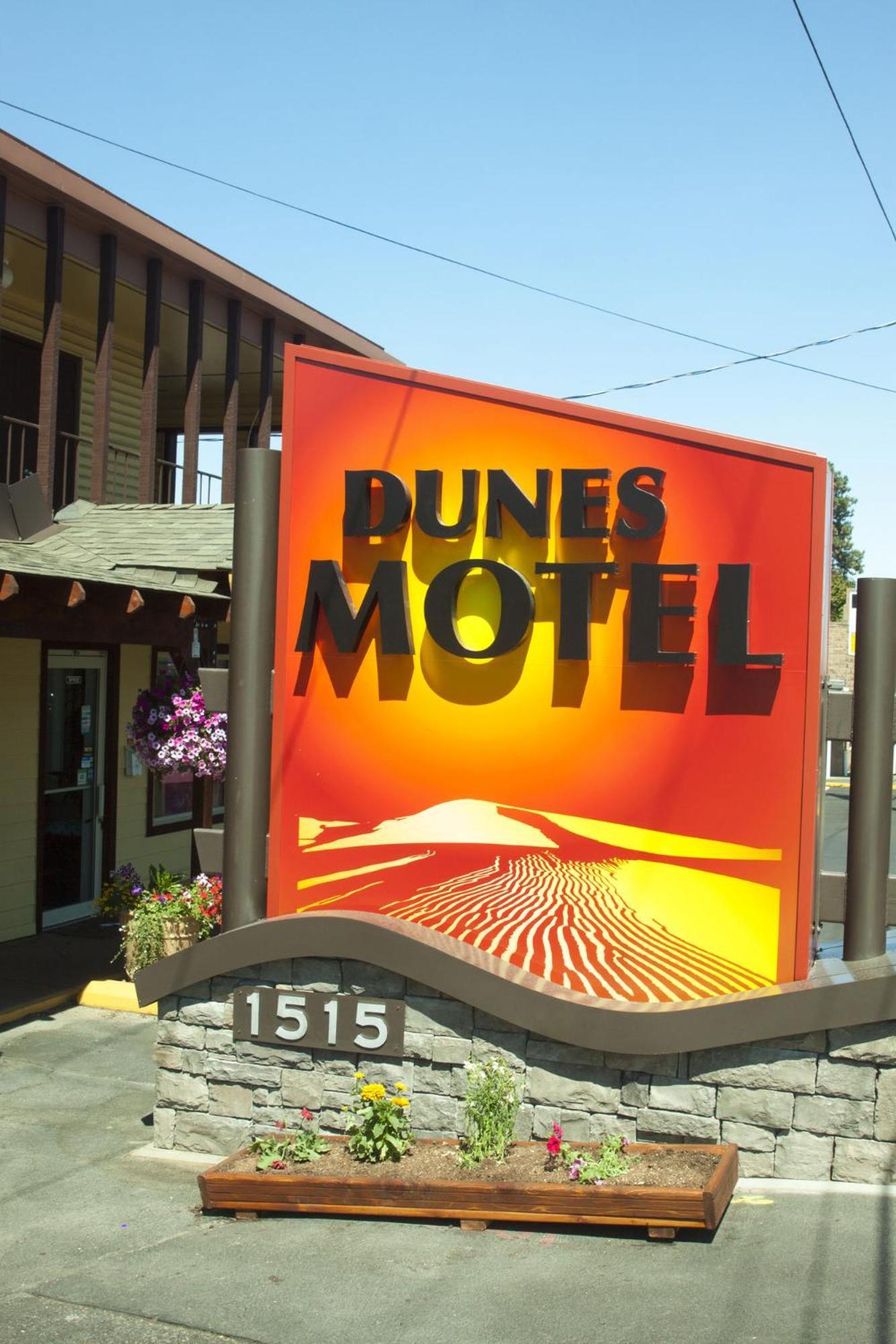 Dunes Motel - Bend photo 17