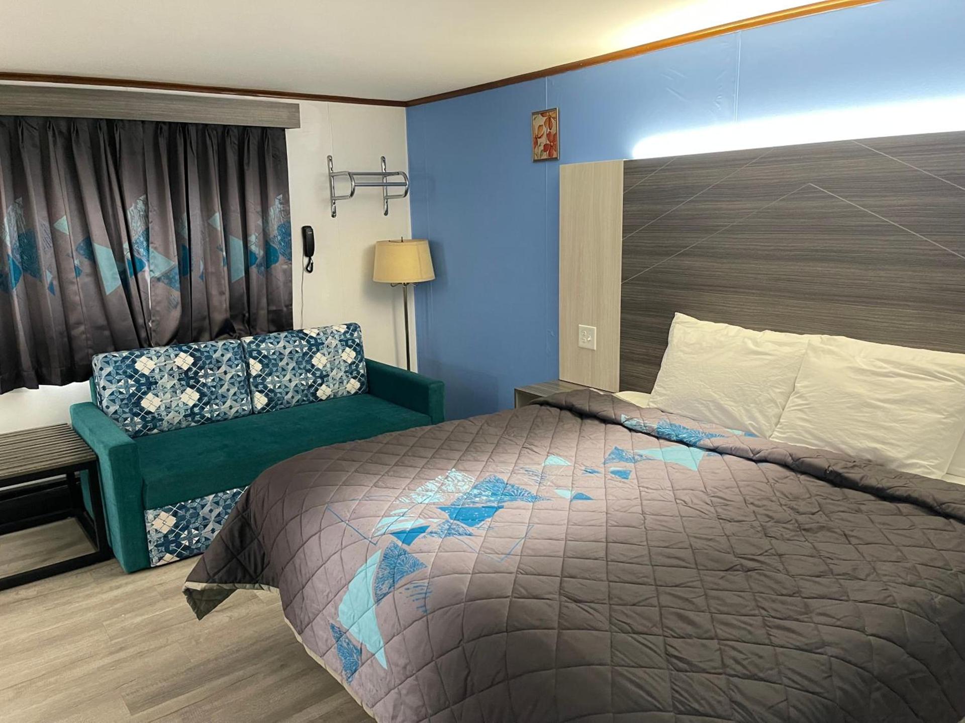 Belmont Motel photo 50