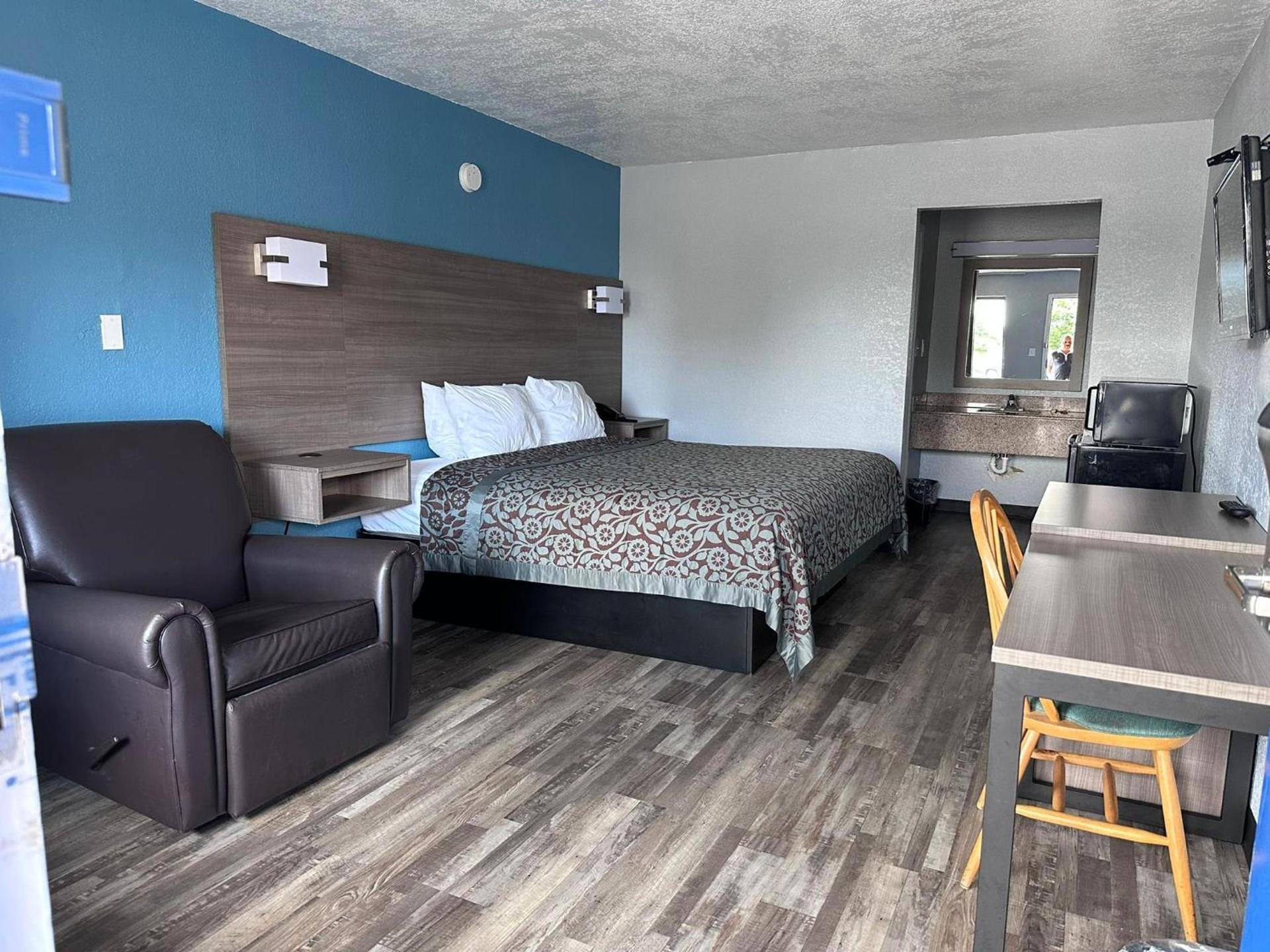 Americas Best Value Inn & Suites in Murfreesboro photo 15