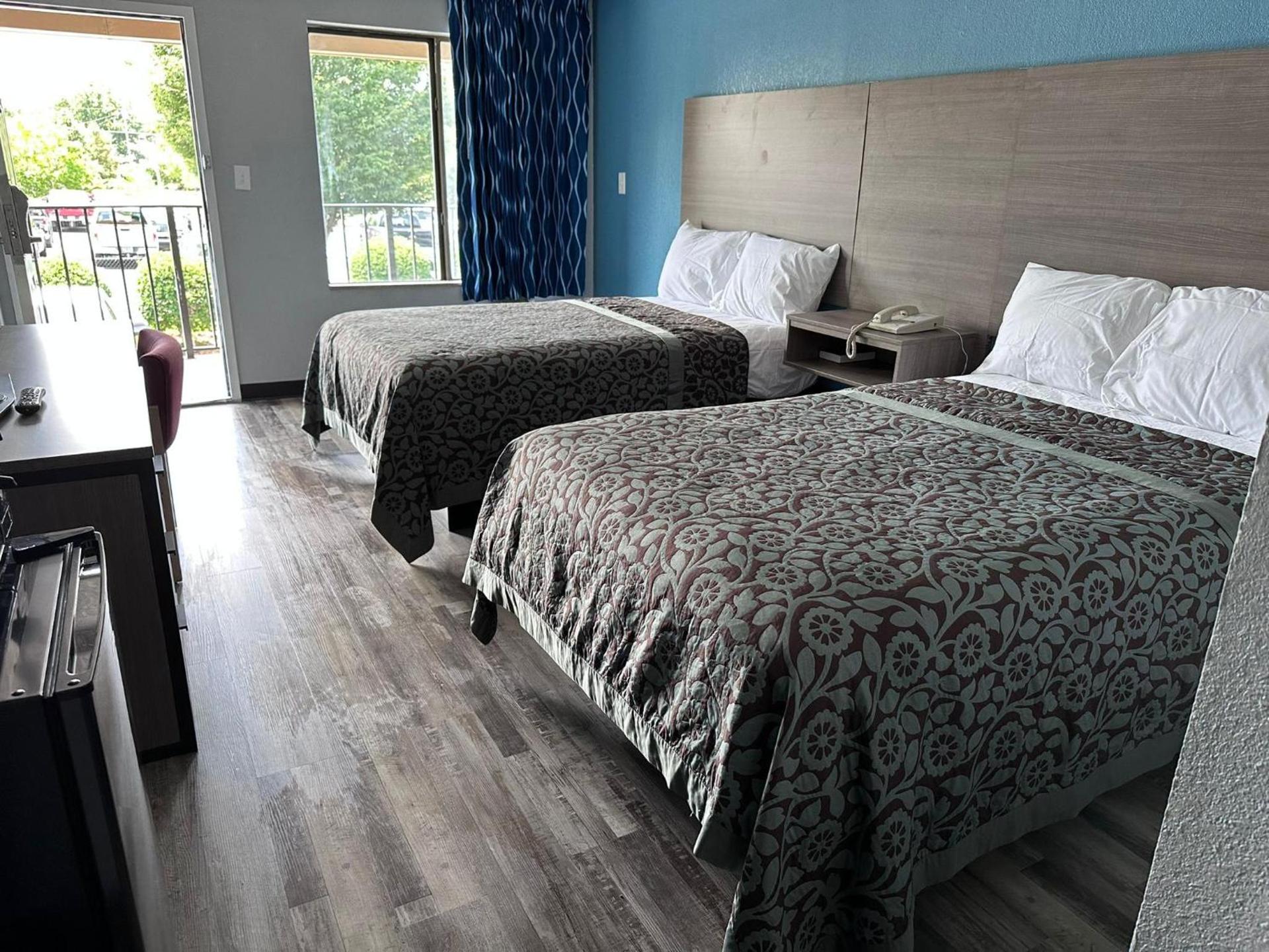Americas Best Value Inn & Suites in Murfreesboro photo 18