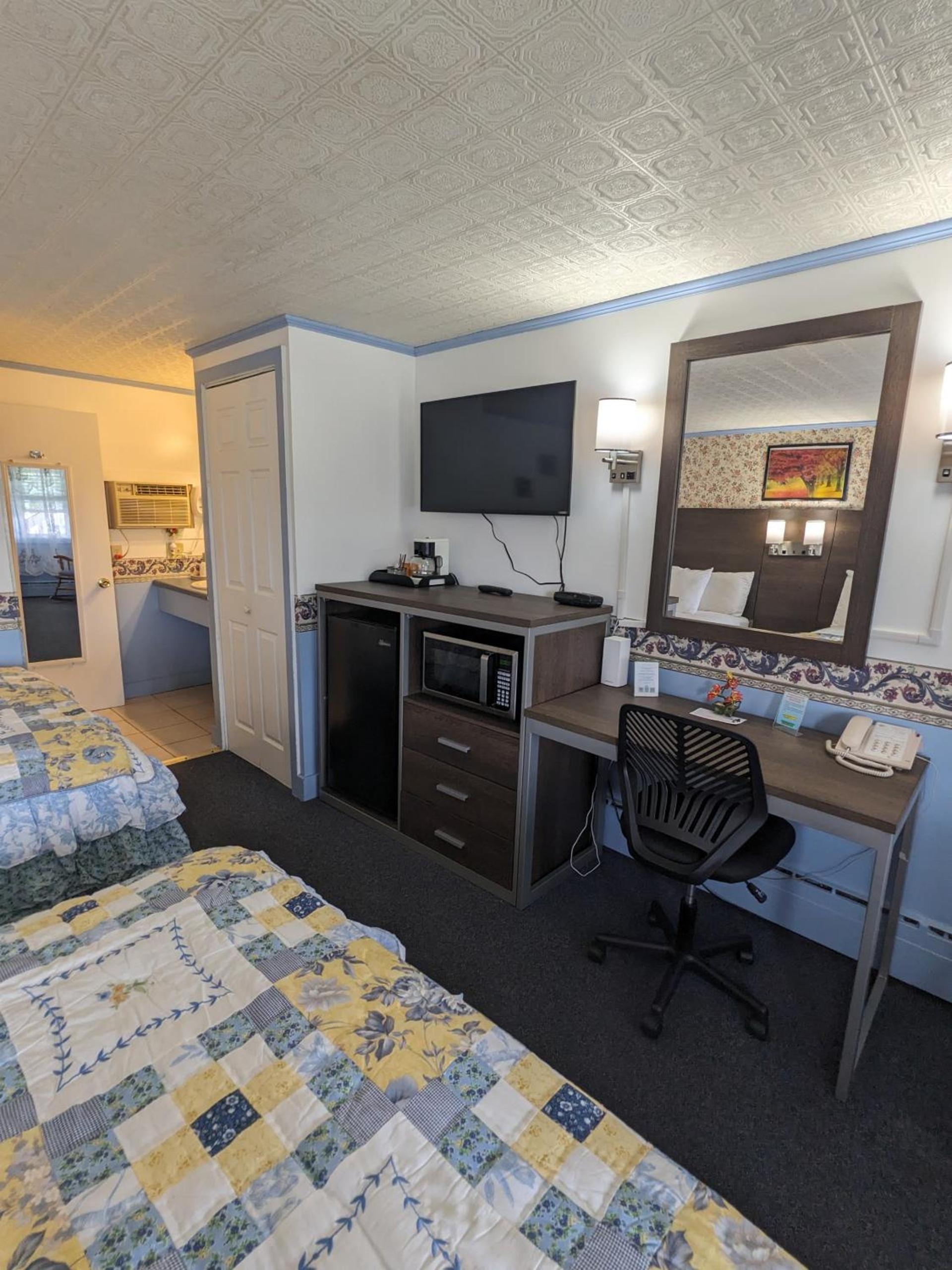 Bennington Motor Inn photo 17