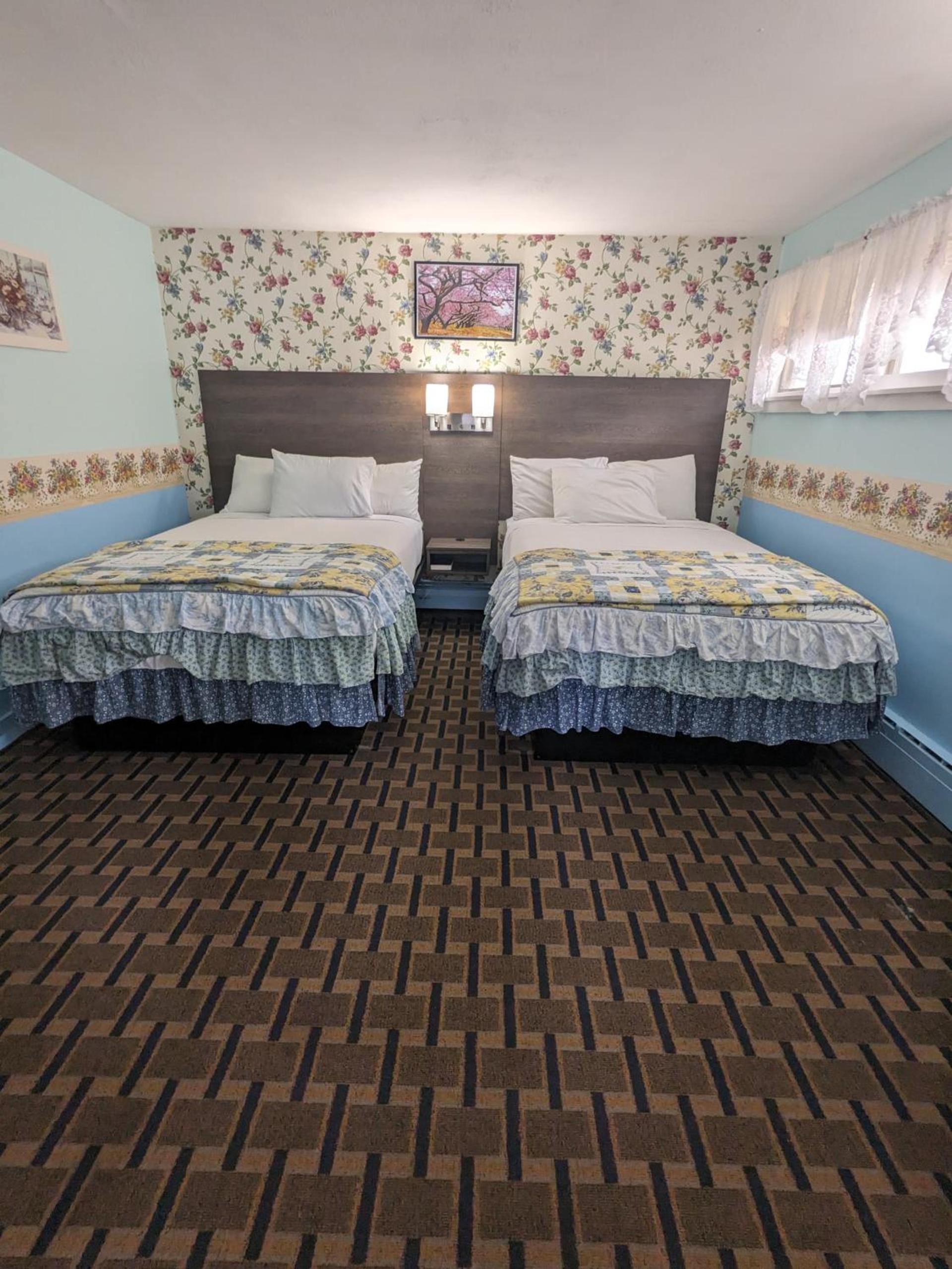Bennington Motor Inn photo 15