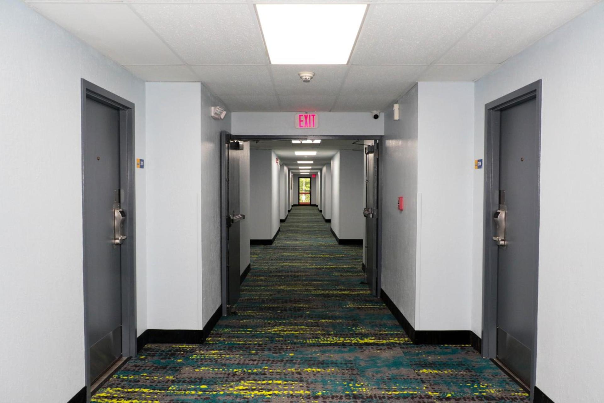Days Inn by Wyndham Farmville photo 47