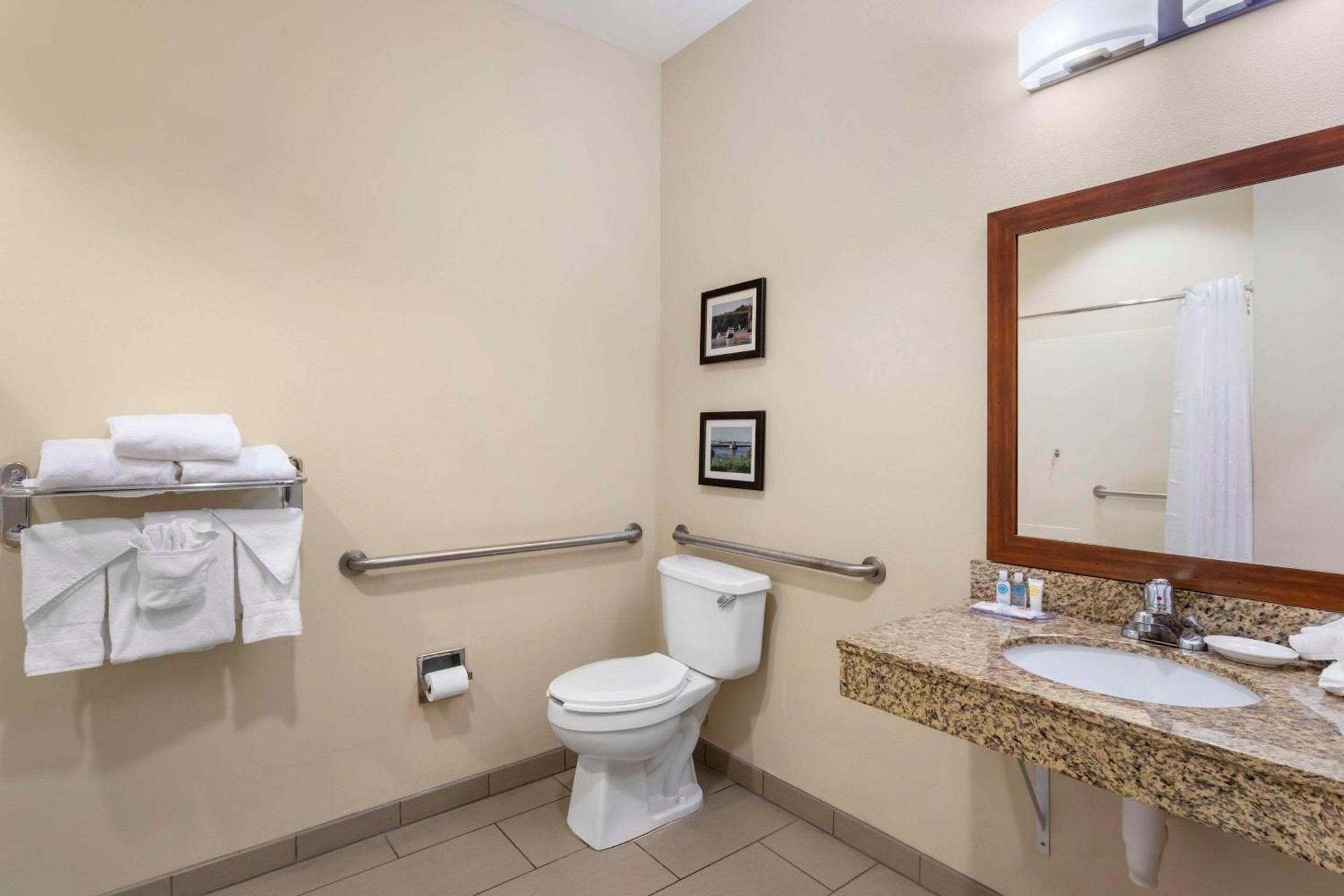 Comfort Inn & Suites Blytheville photo 12