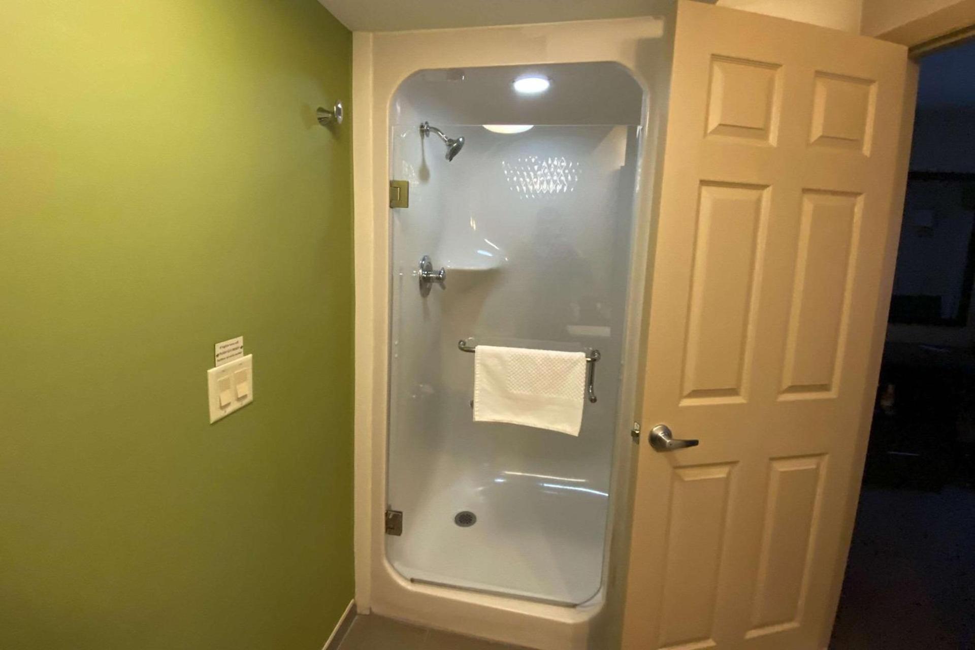 Sleep Inn & Suites Niantic North photo 20