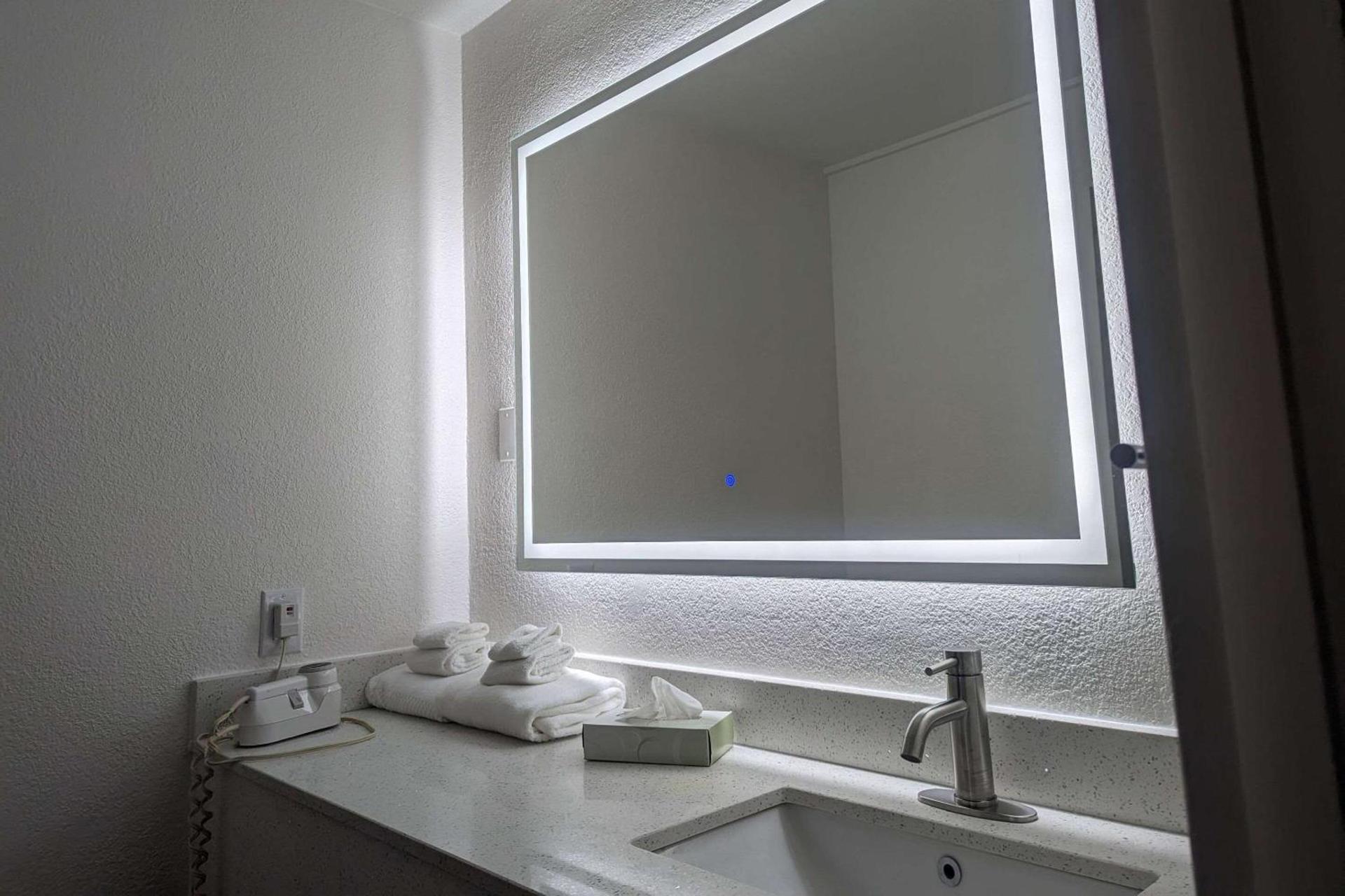 Quality Inn & Suites Northampton - Amherst photo 18