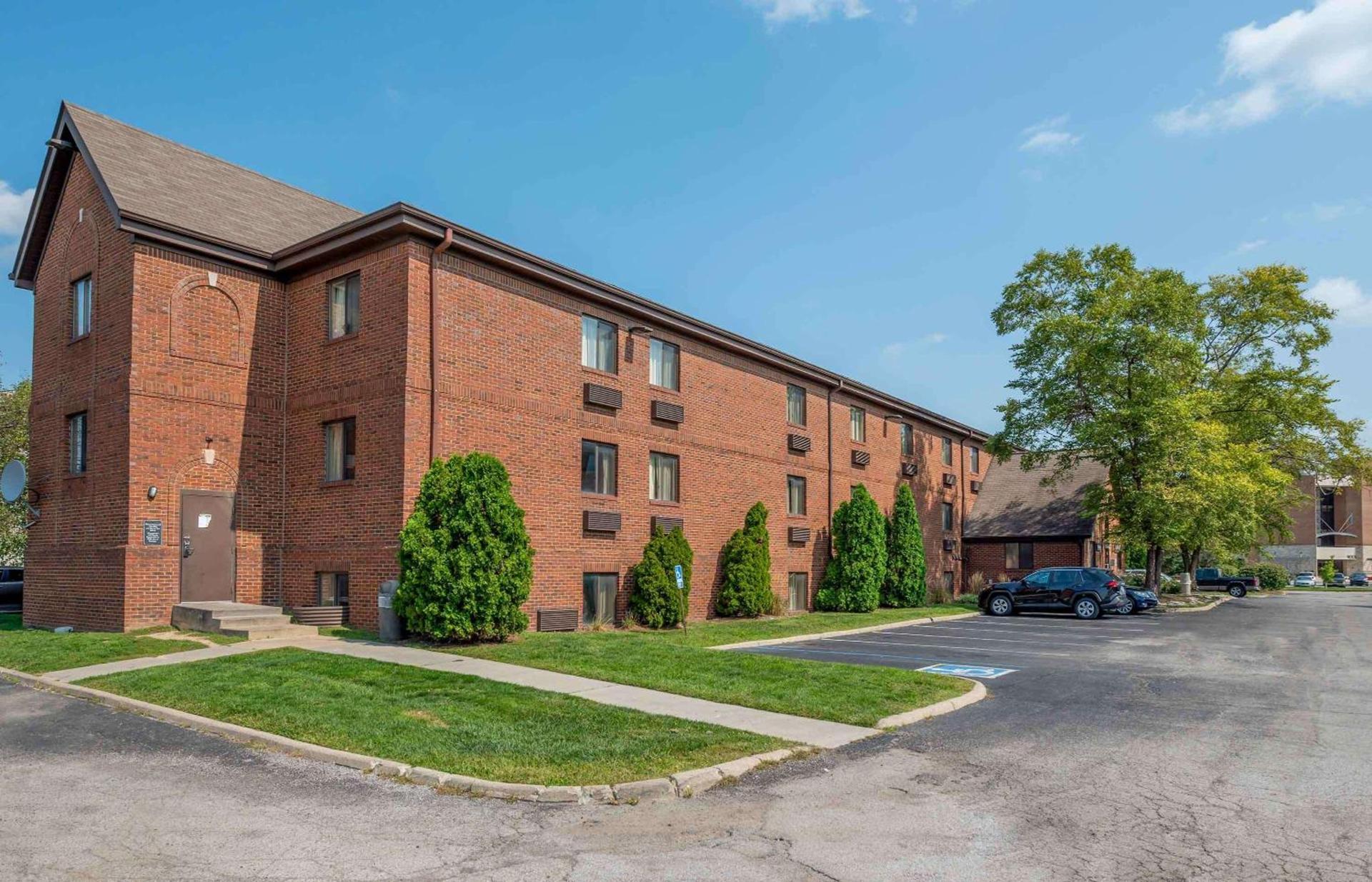 MainStay Suites Indianapolis Northwest - College Park photo 8