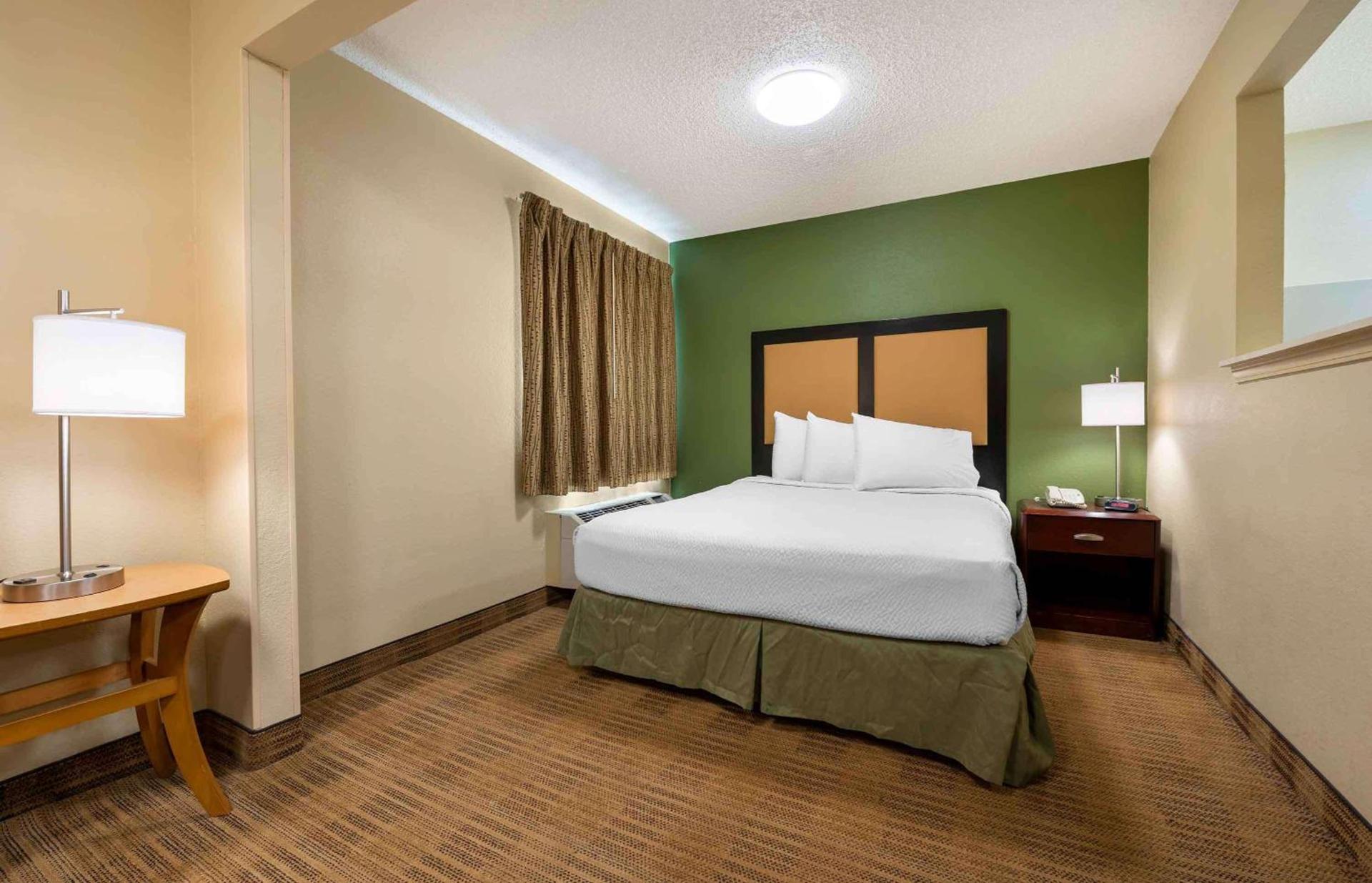 MainStay Suites Indianapolis Northwest - College Park photo 17