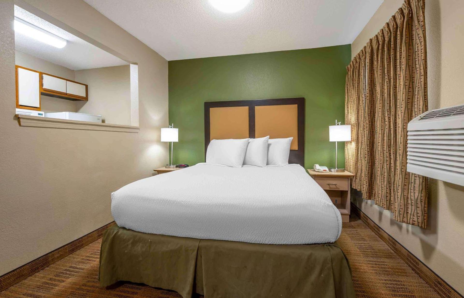 MainStay Suites Indianapolis Northwest - College Park photo 21