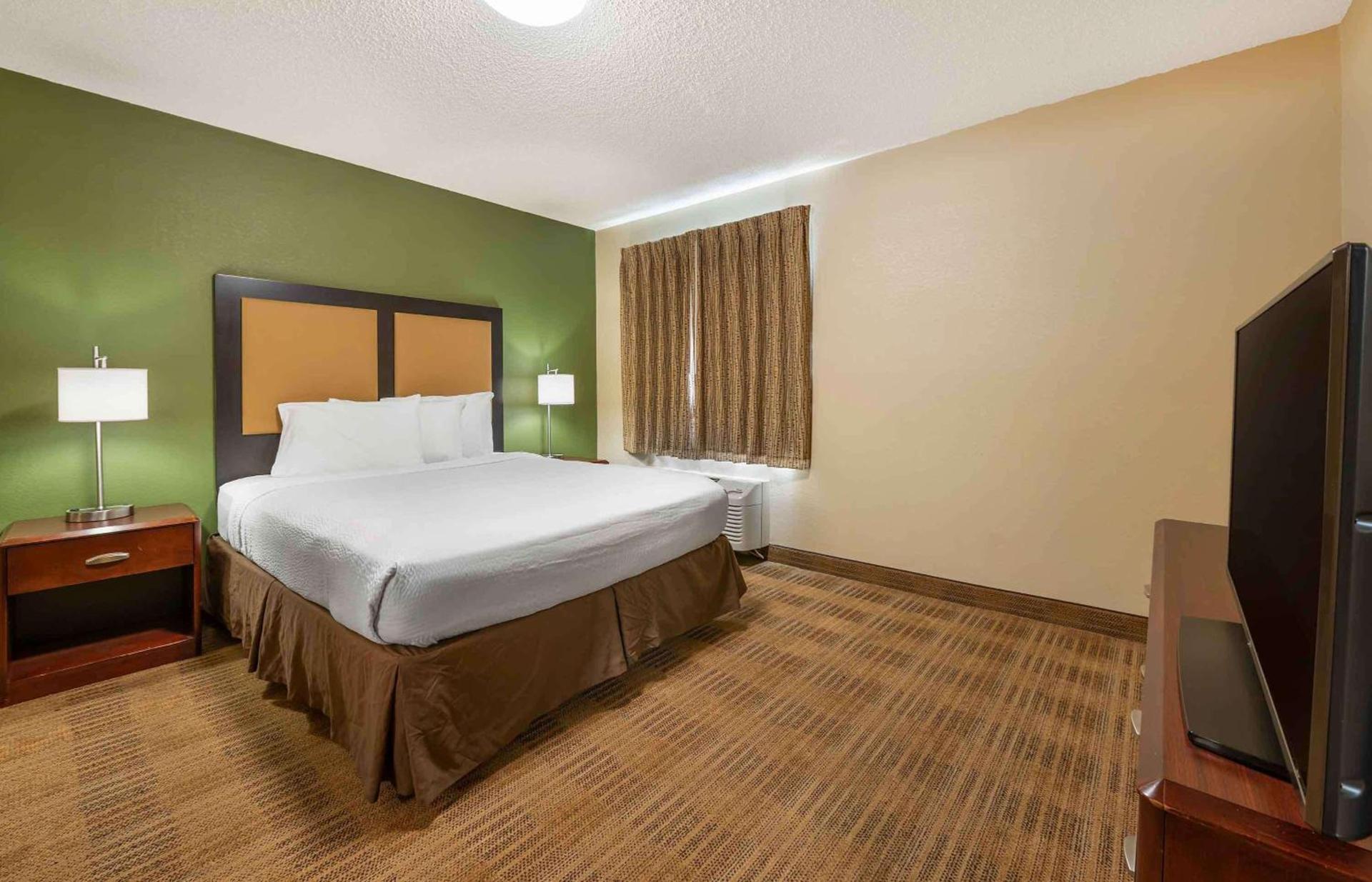 MainStay Suites Indianapolis Northwest - College Park photo 25