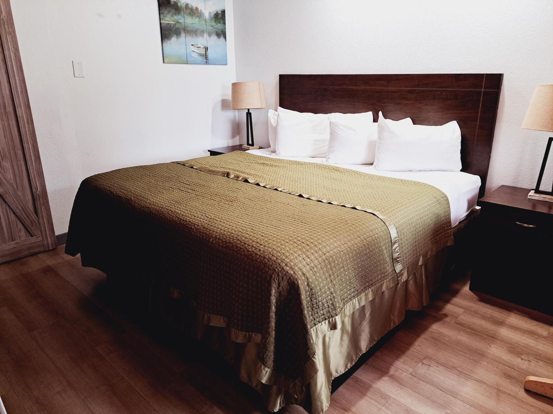 Dunes Motel - Bend photo 29