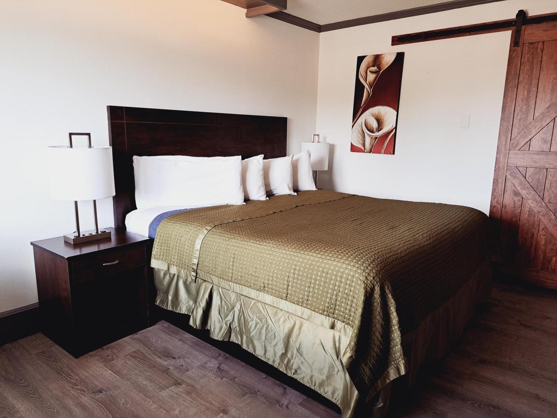 Dunes Motel - Bend photo 37