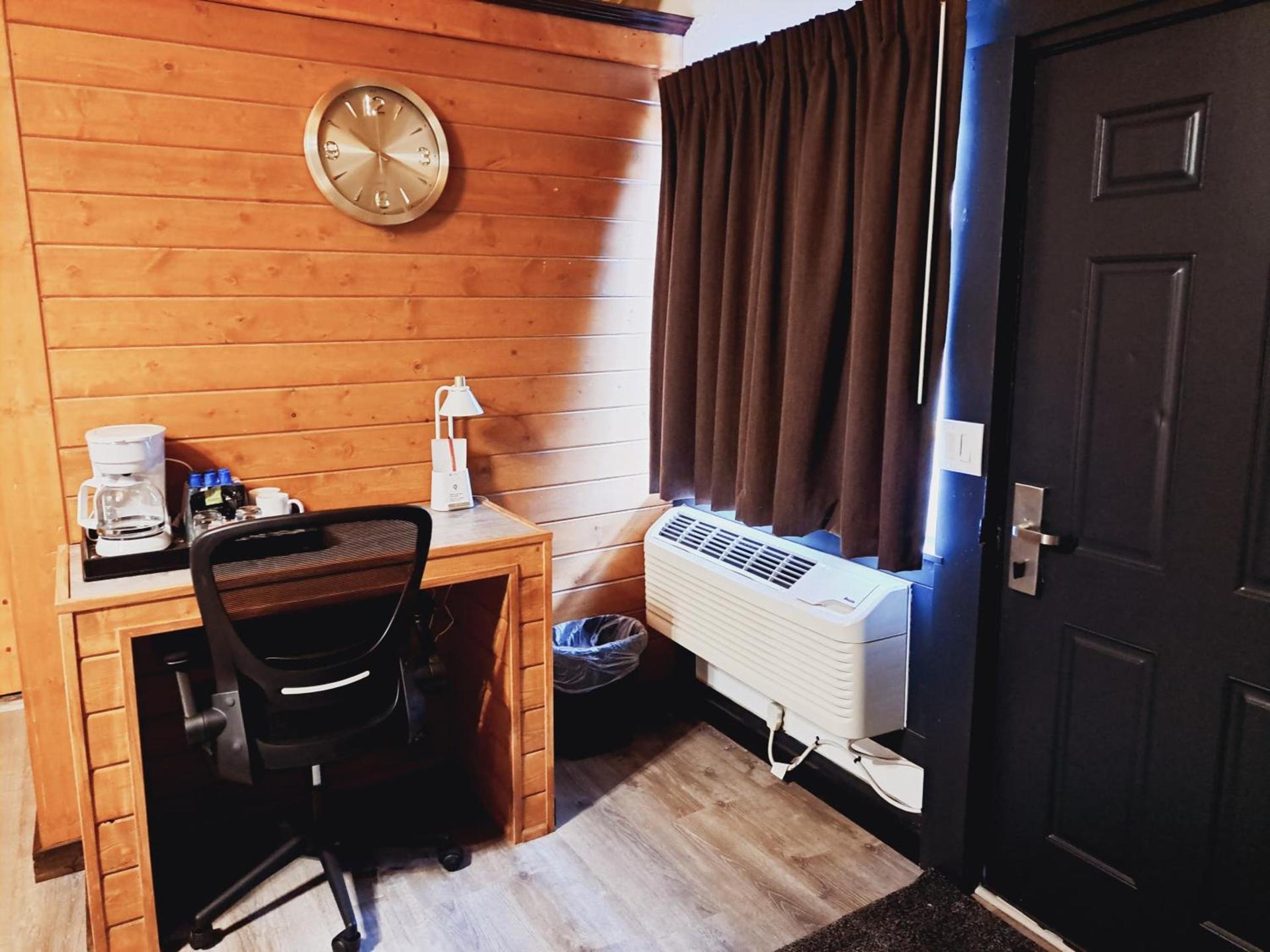 Dunes Motel - Bend photo 45