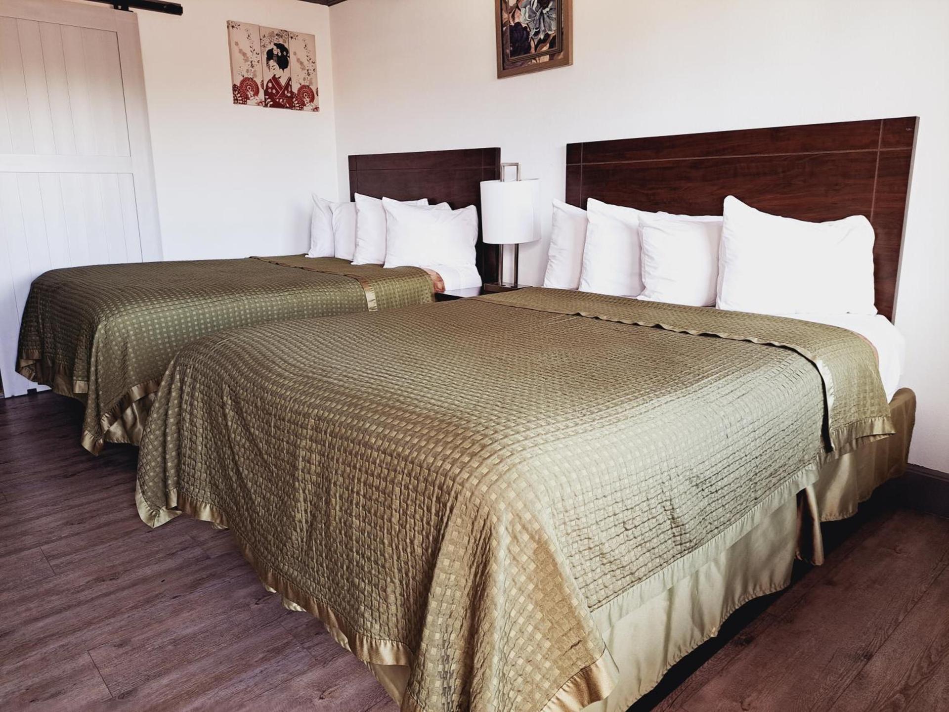 Dunes Motel - Bend photo 52