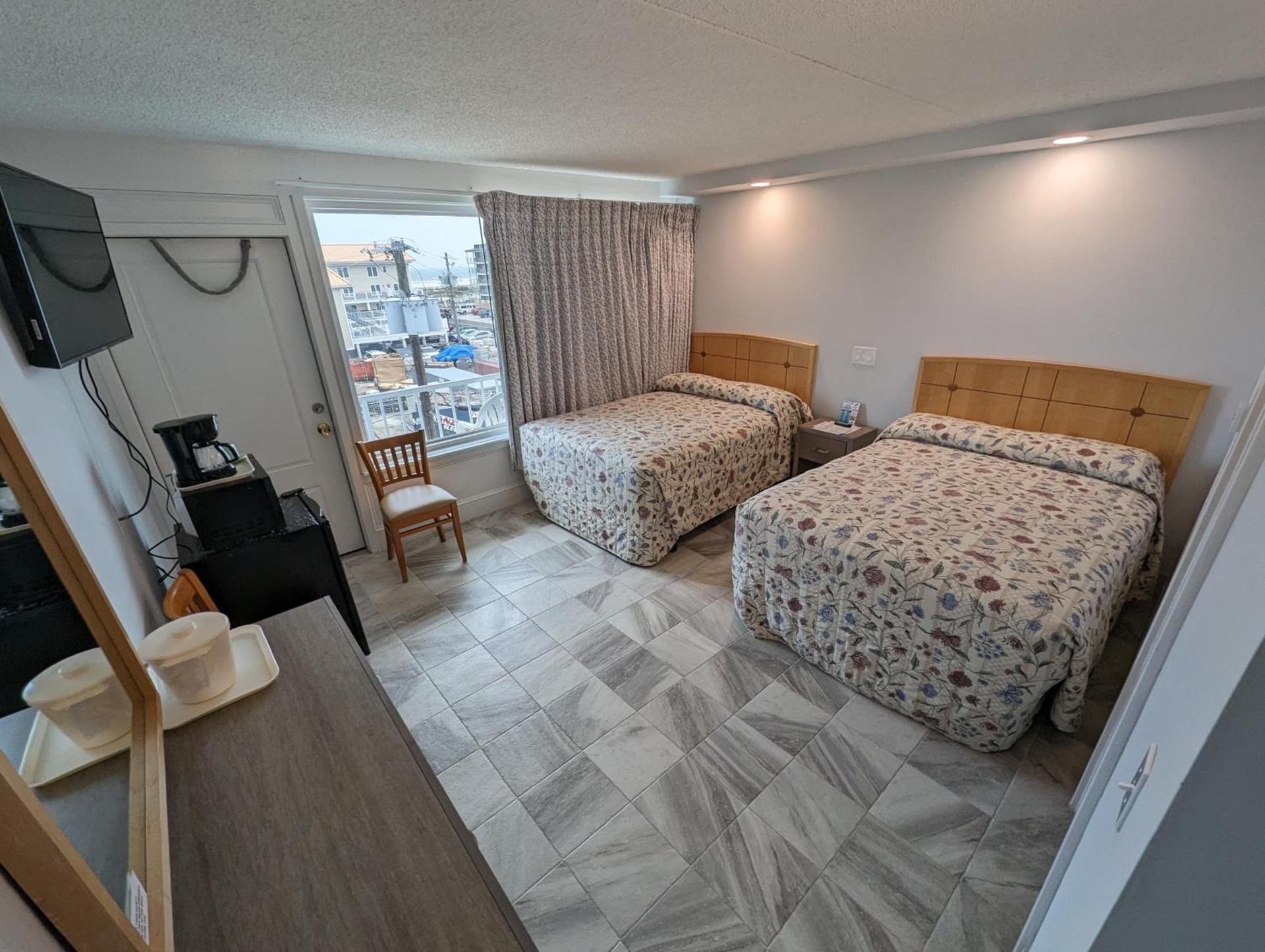 Admiral Resort Motel photo 32