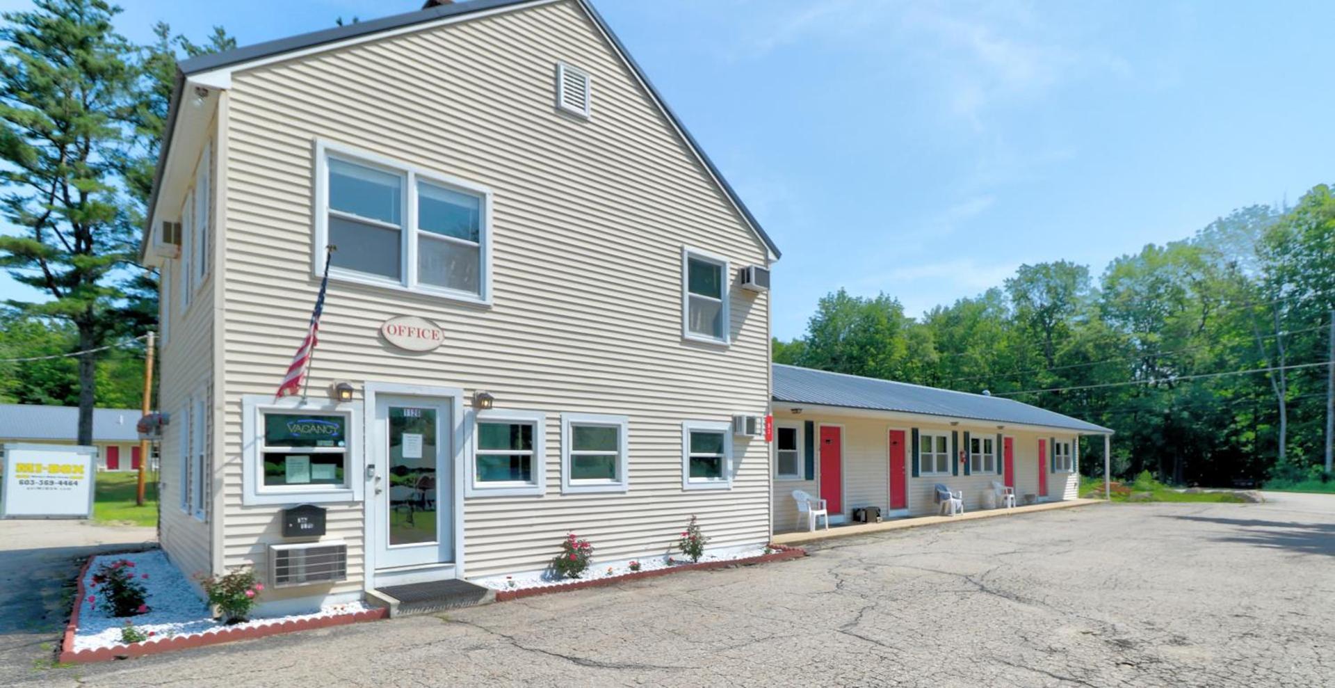 The Villager Motel photo 2