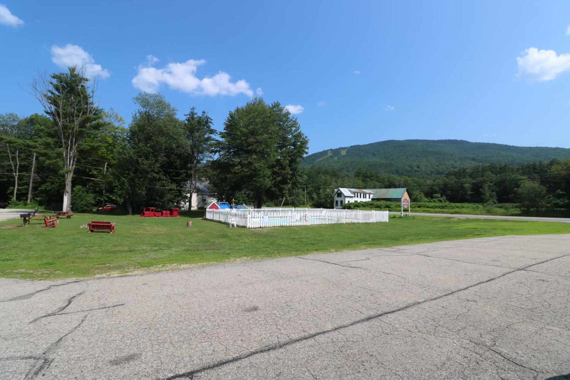 The Villager Motel photo 13