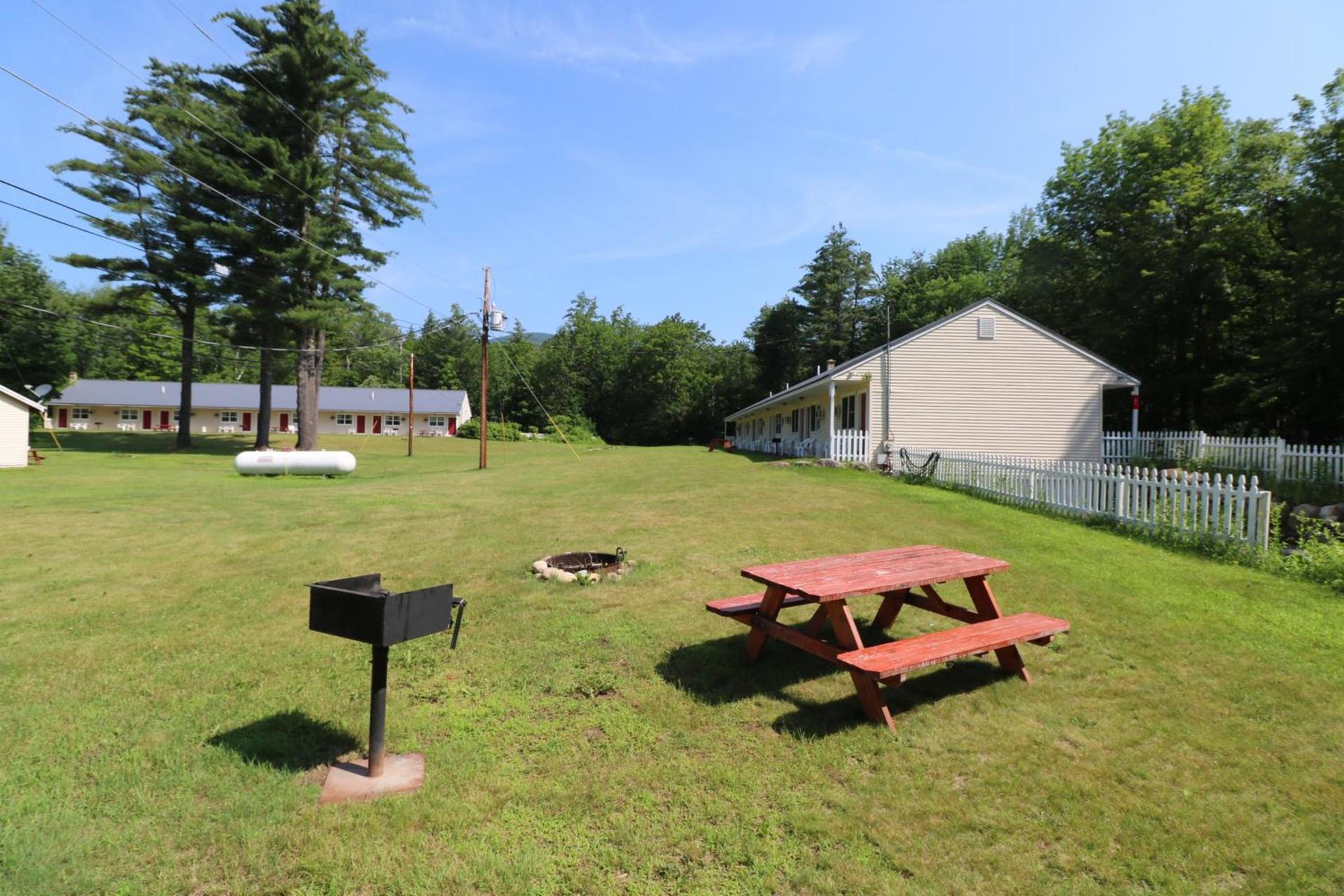 The Villager Motel photo 12