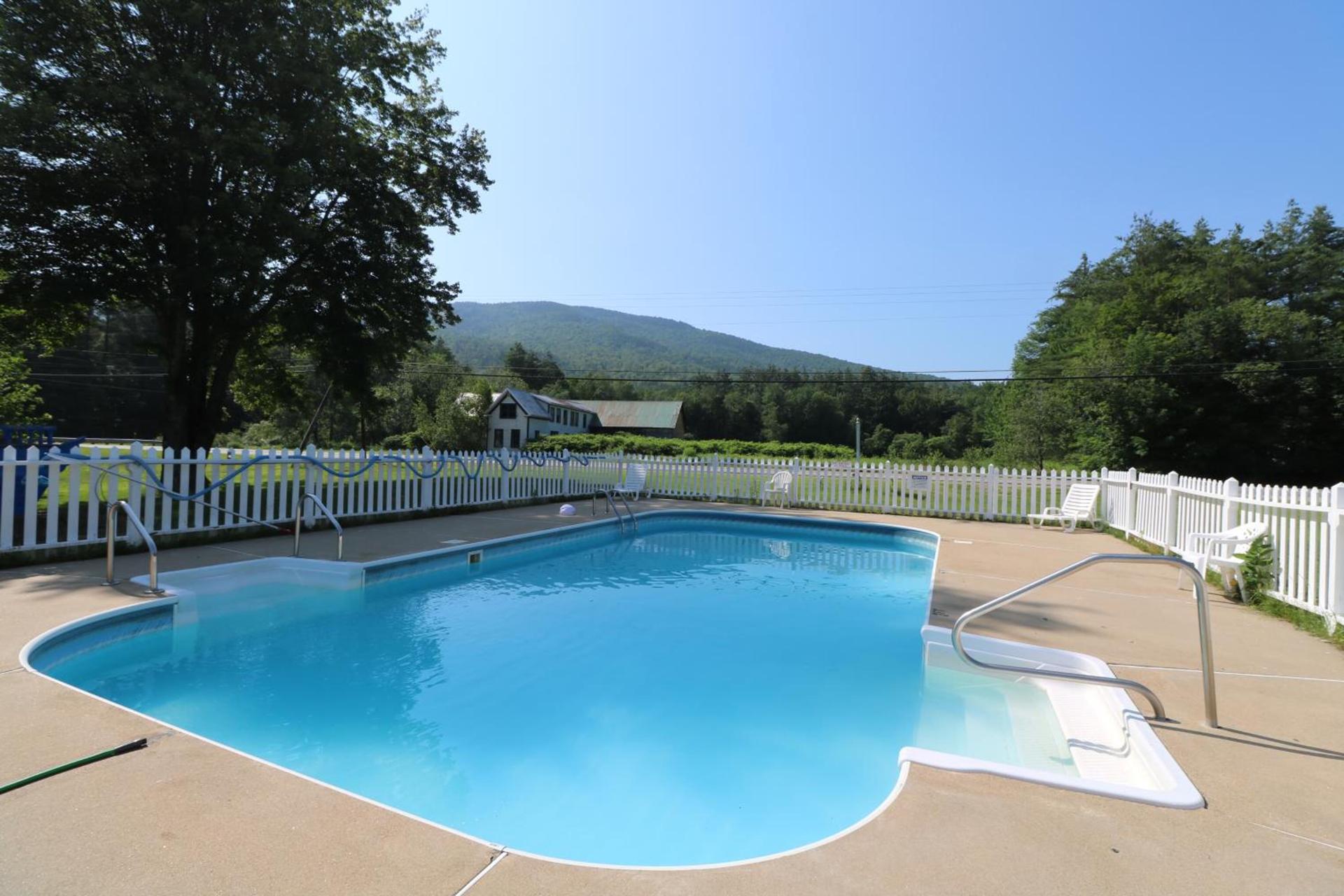 The Villager Motel photo 14