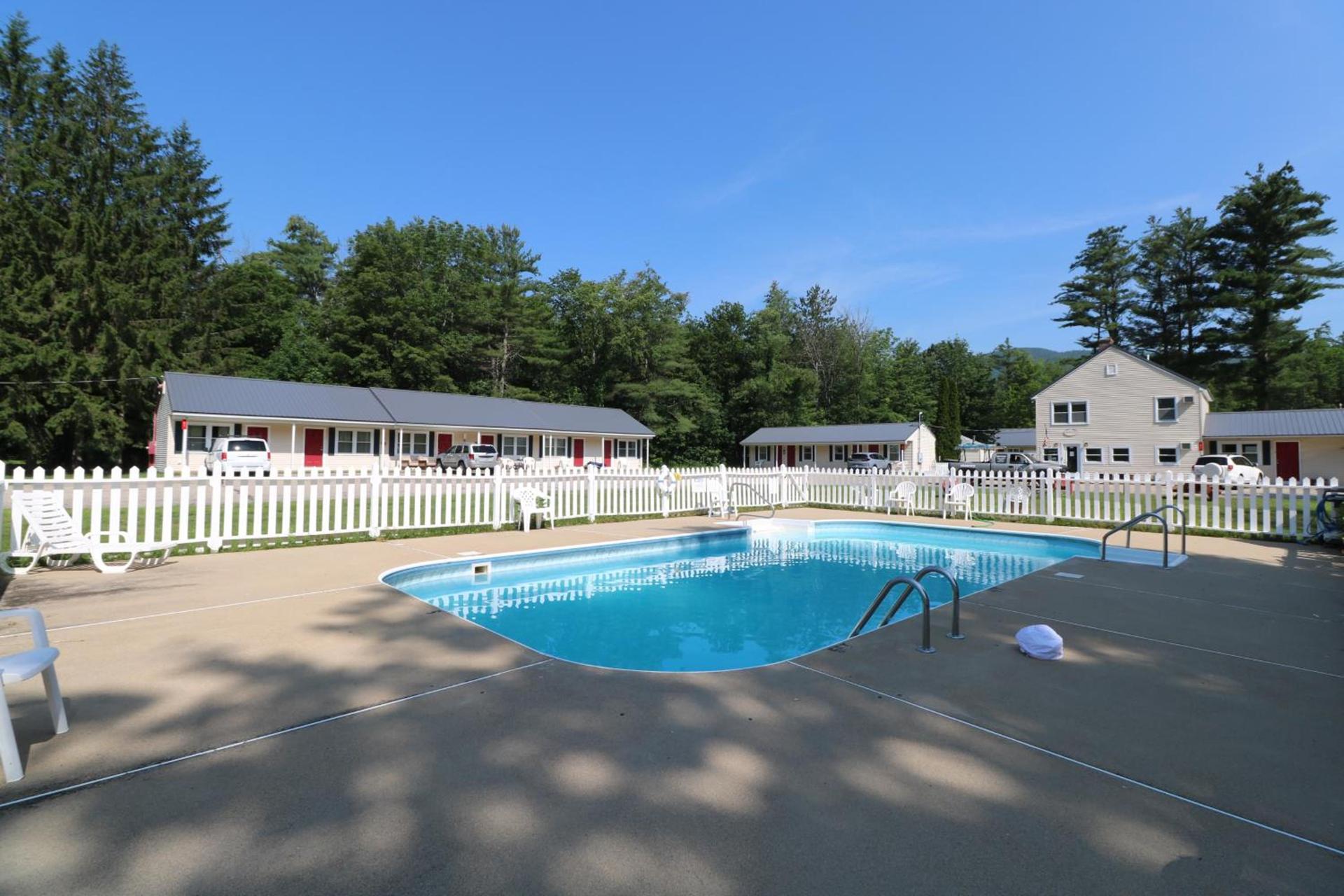 The Villager Motel photo 3