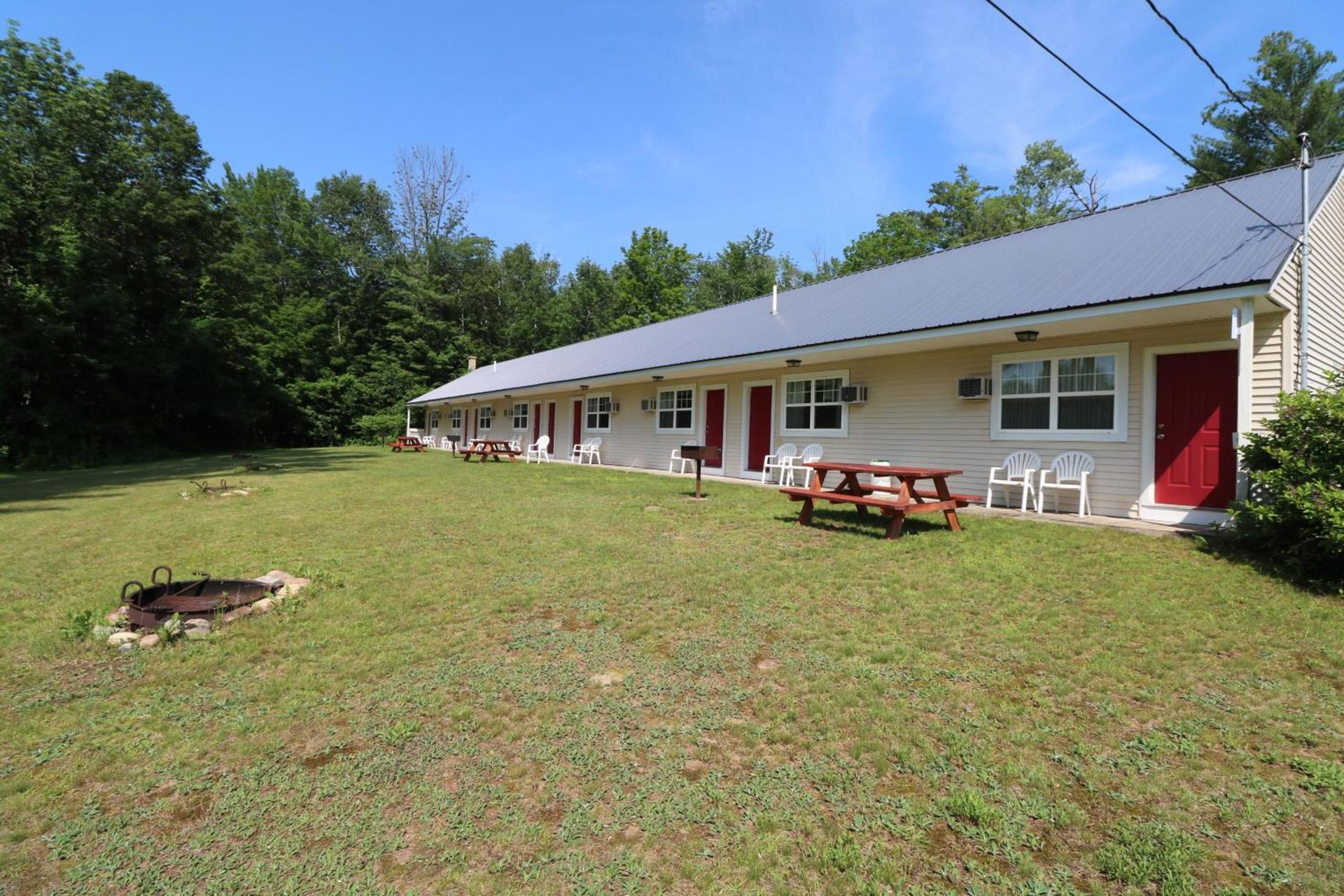 The Villager Motel photo 15