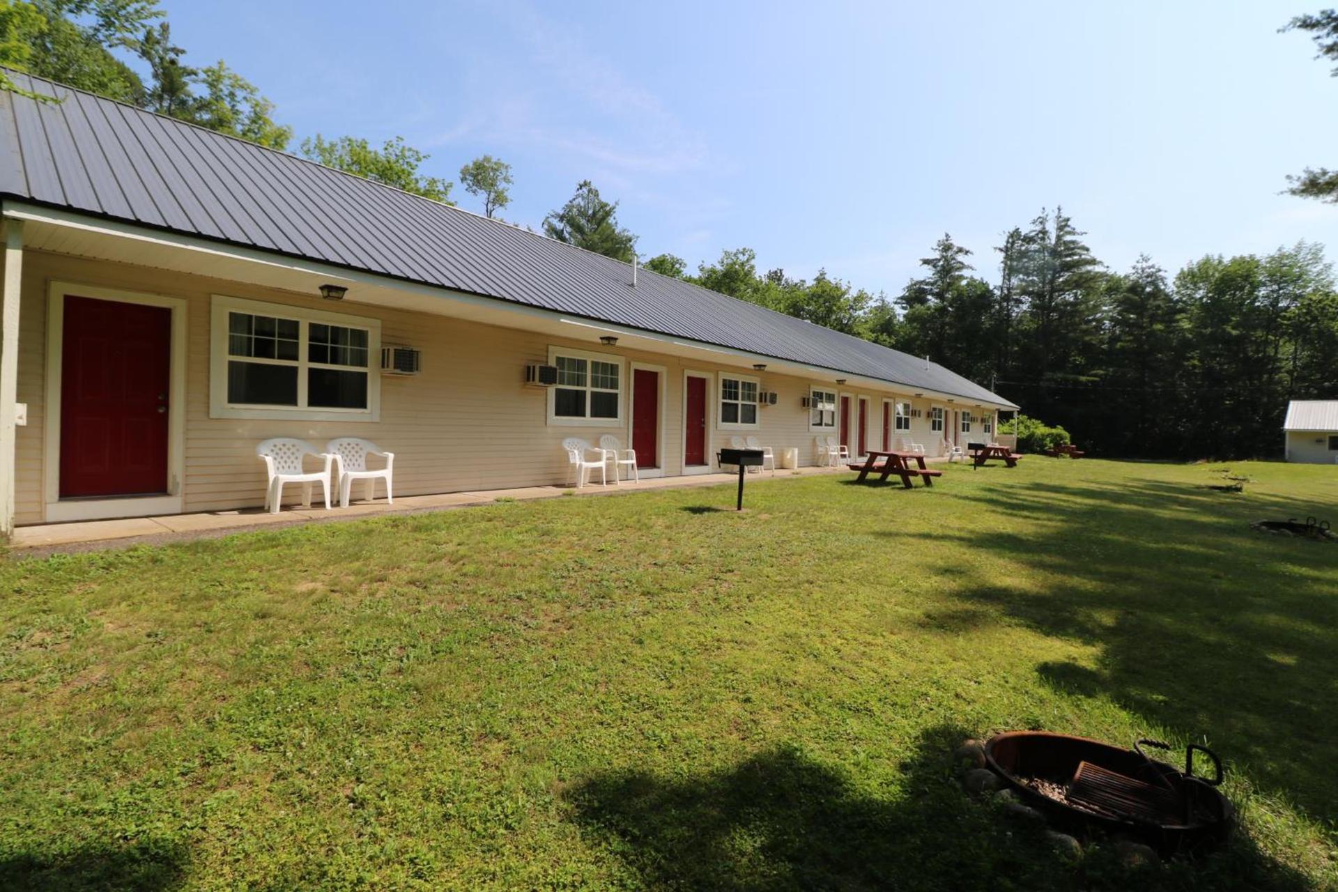 The Villager Motel photo 22